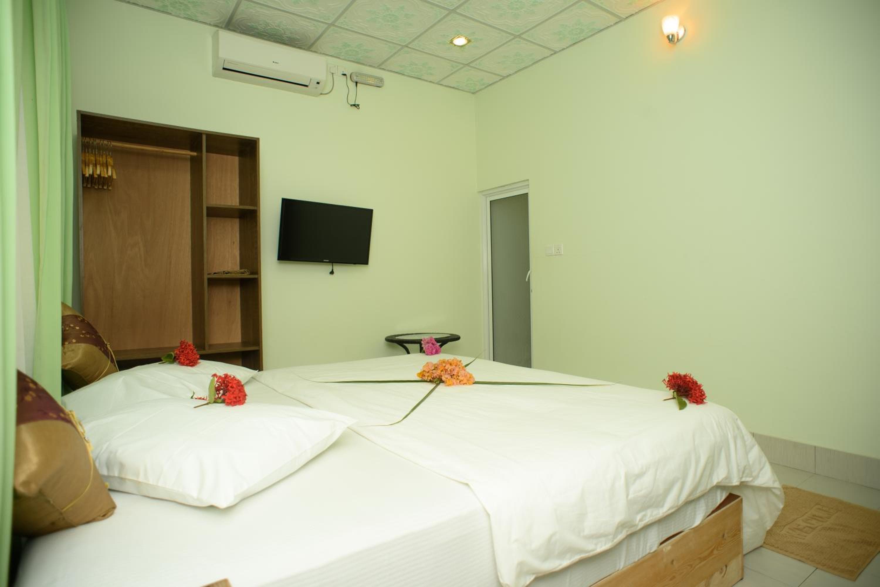 Summer Vibes Beach Front - View 33