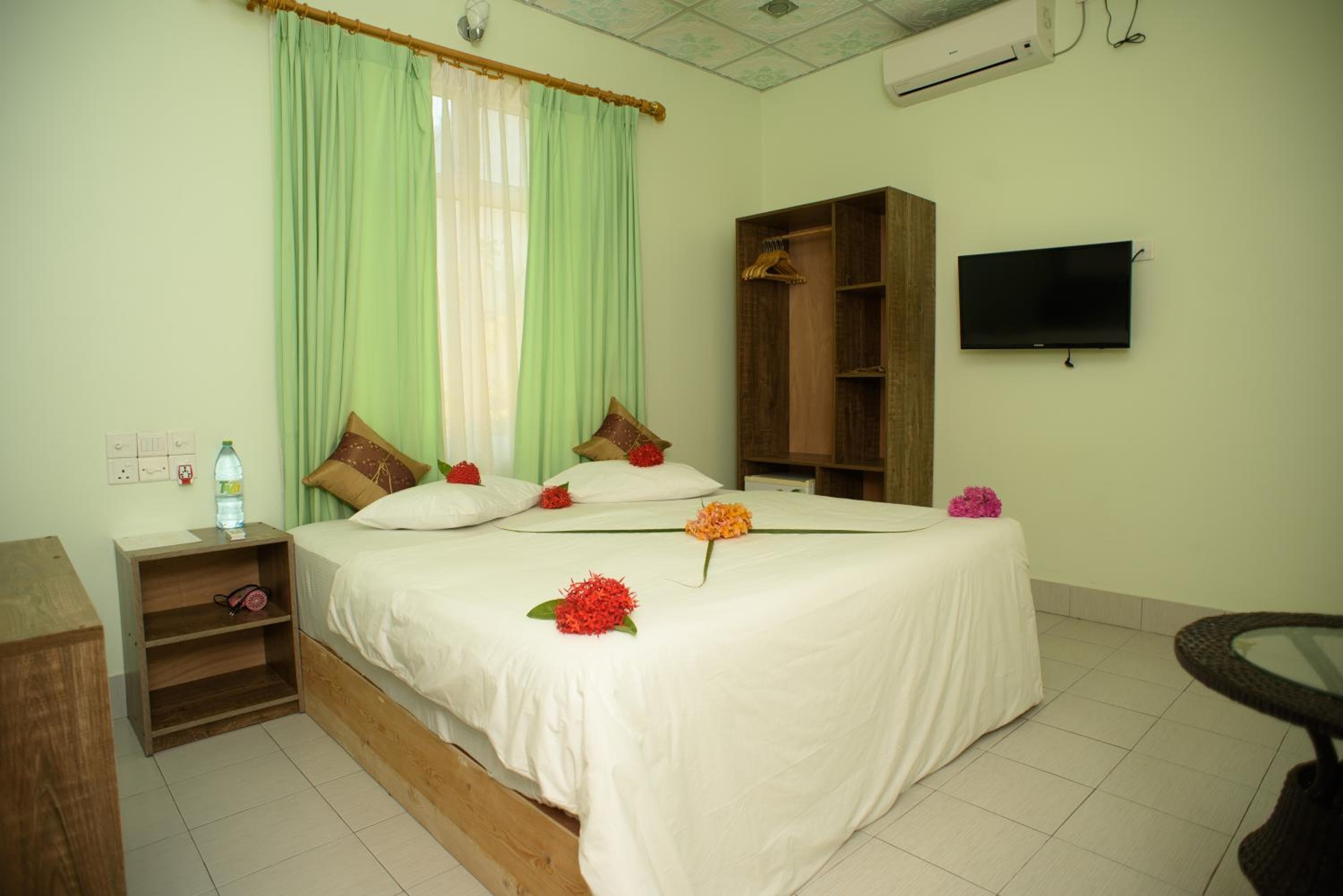 Summer Vibes Beach Front - View 101