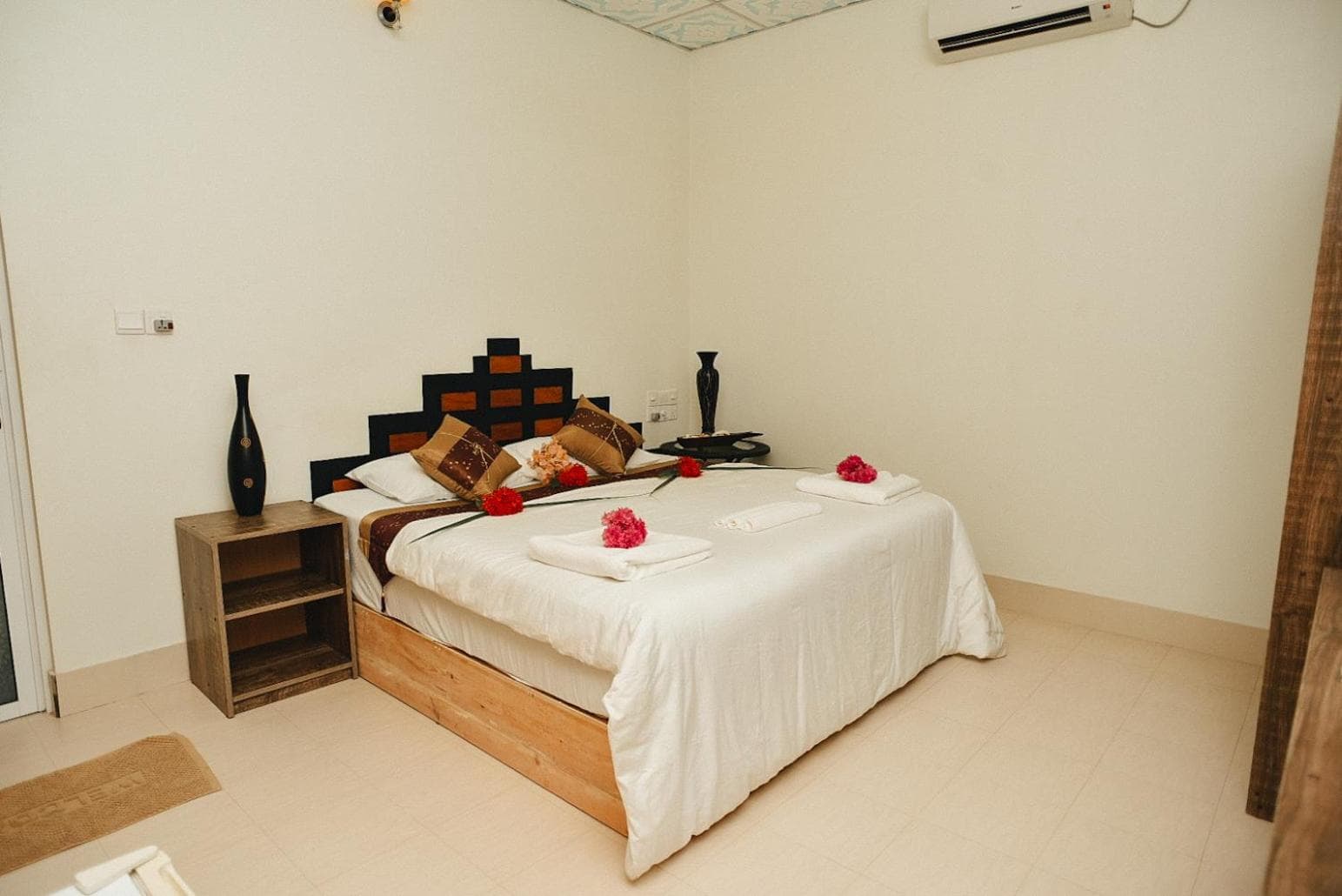 Summer Vibes Beach Front - View 100