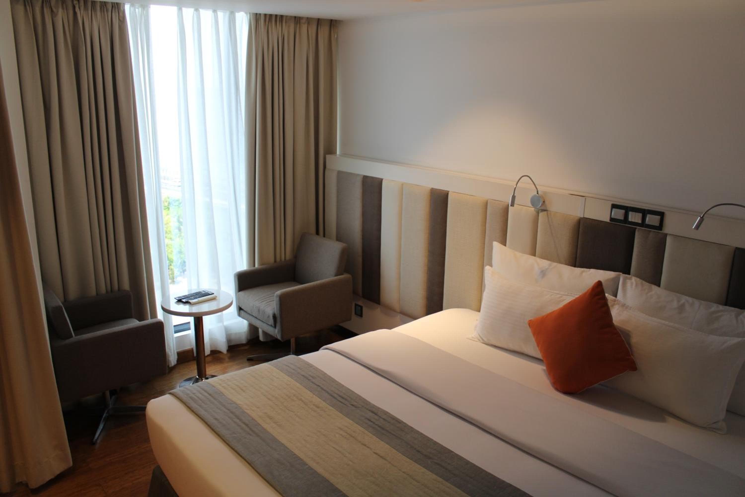 Beehive Premier - View 3