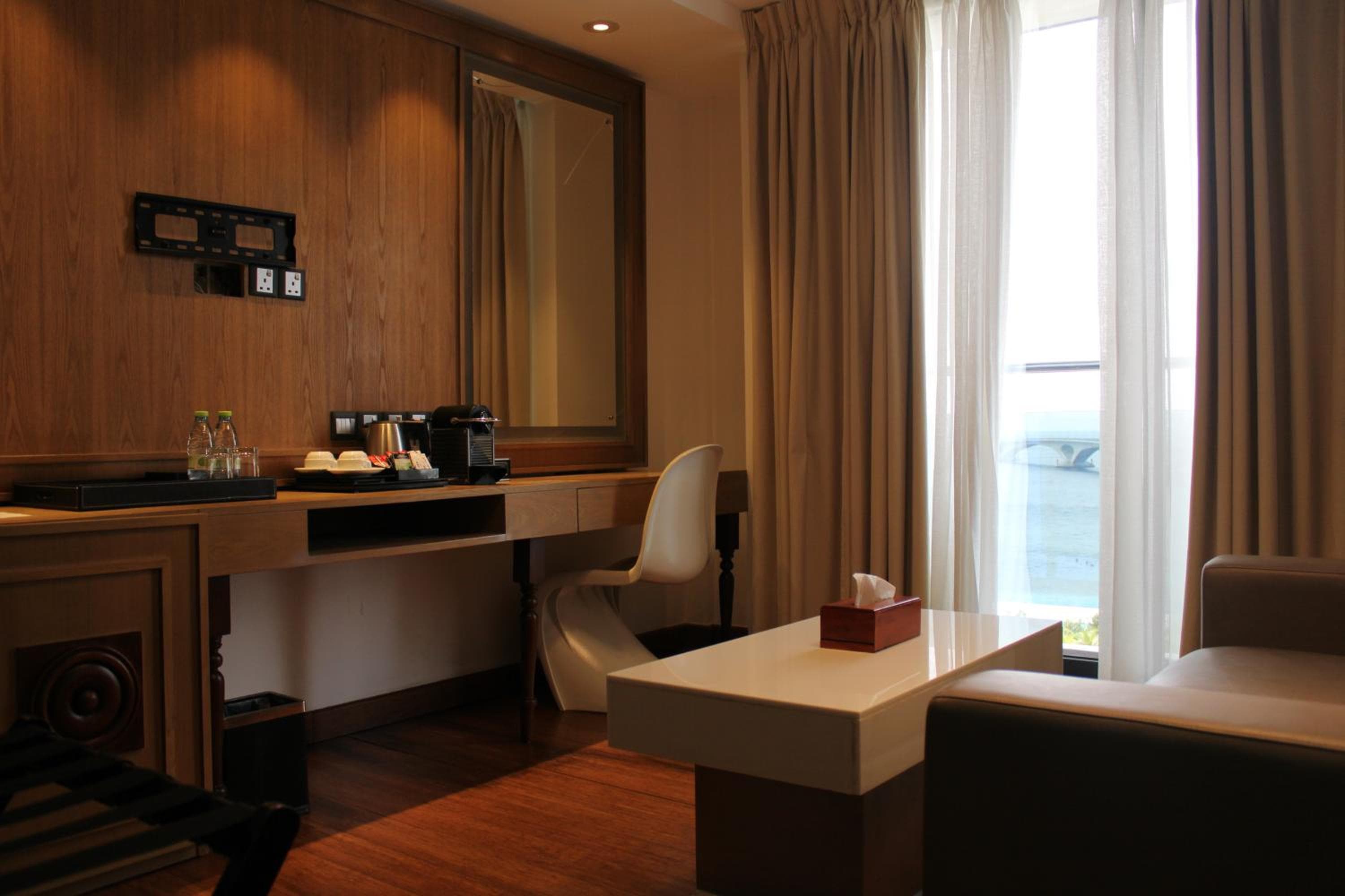 Beehive Premier - View 6