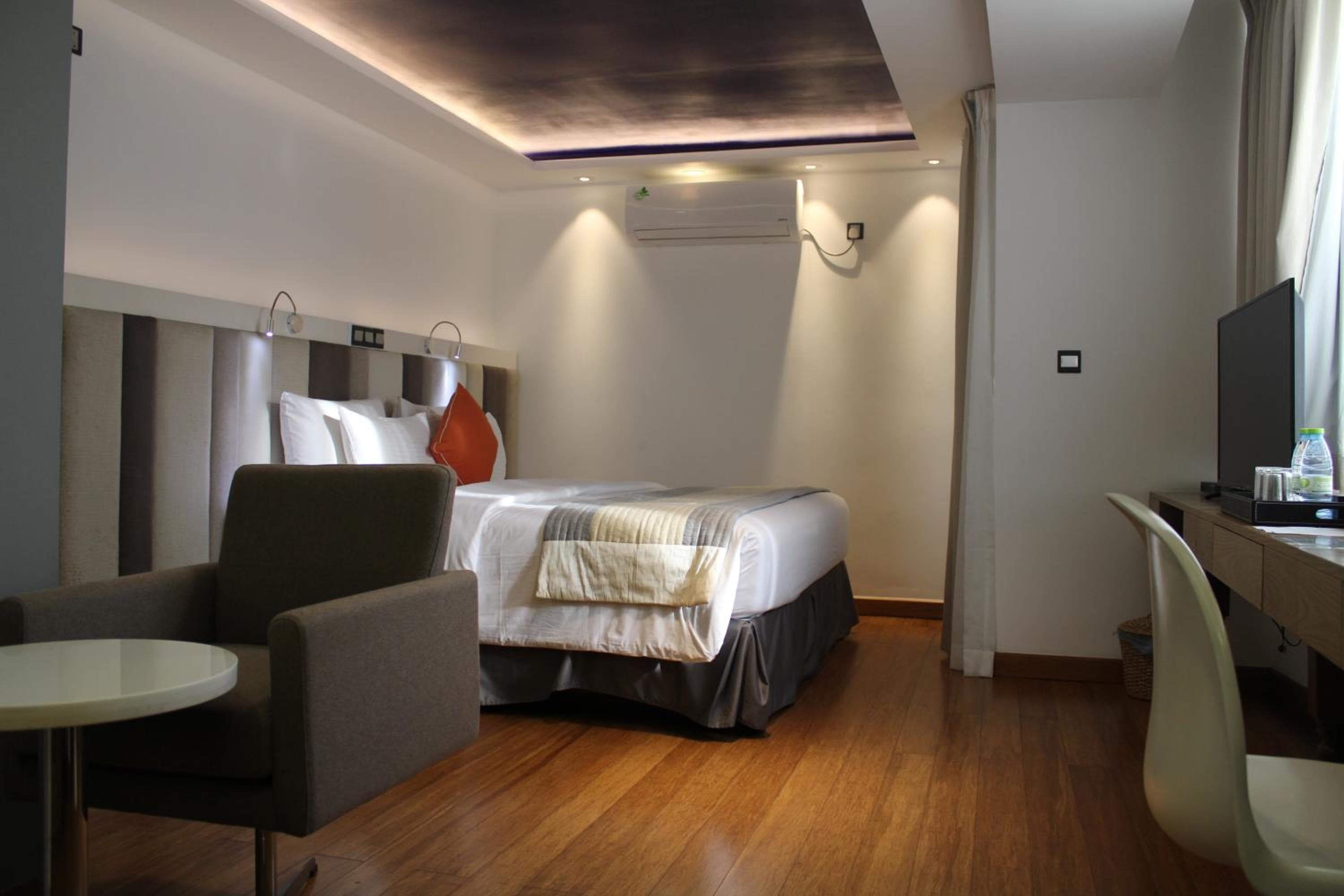 Beehive Premier - View 20