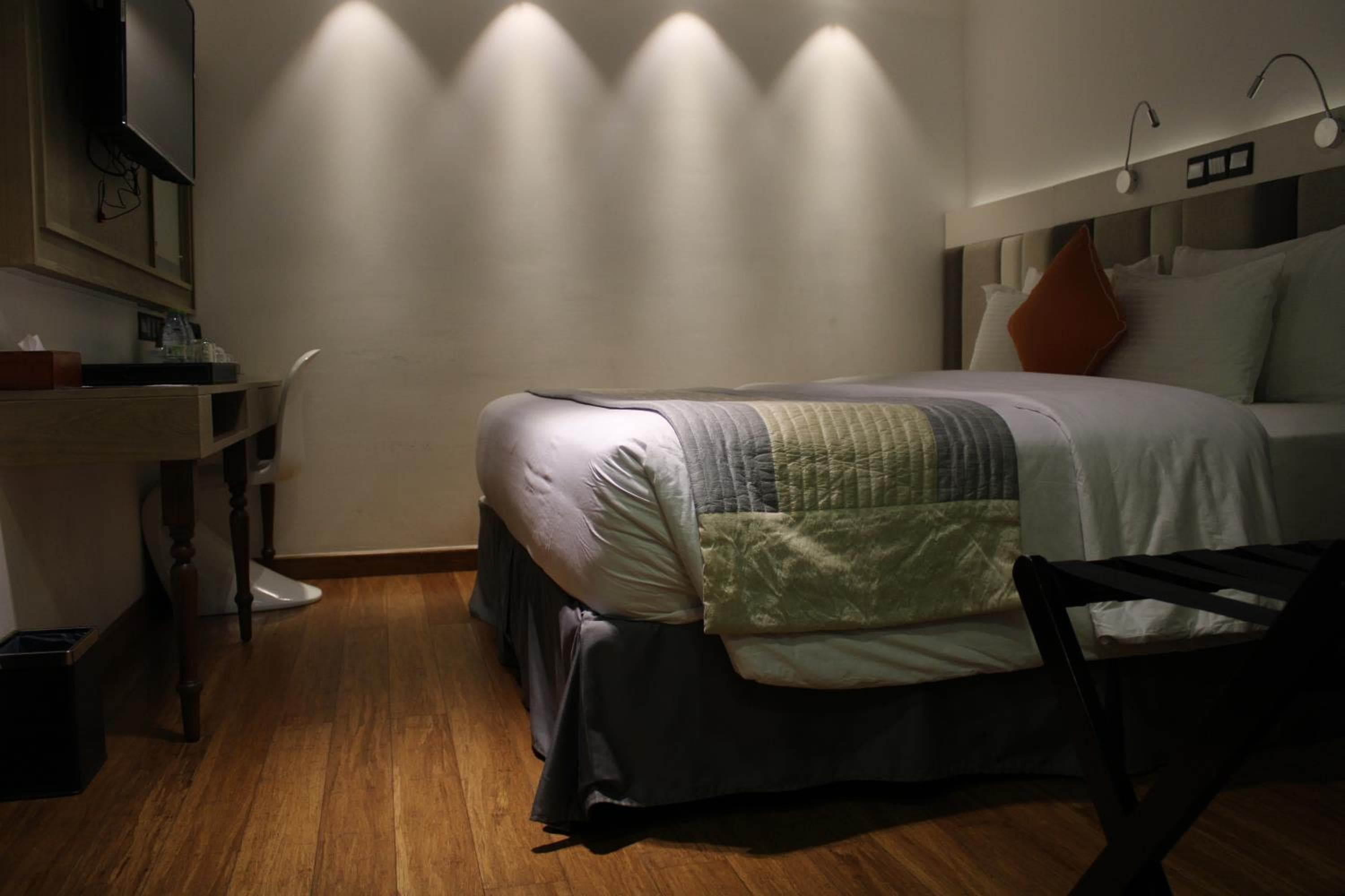 Beehive Premier - View 30