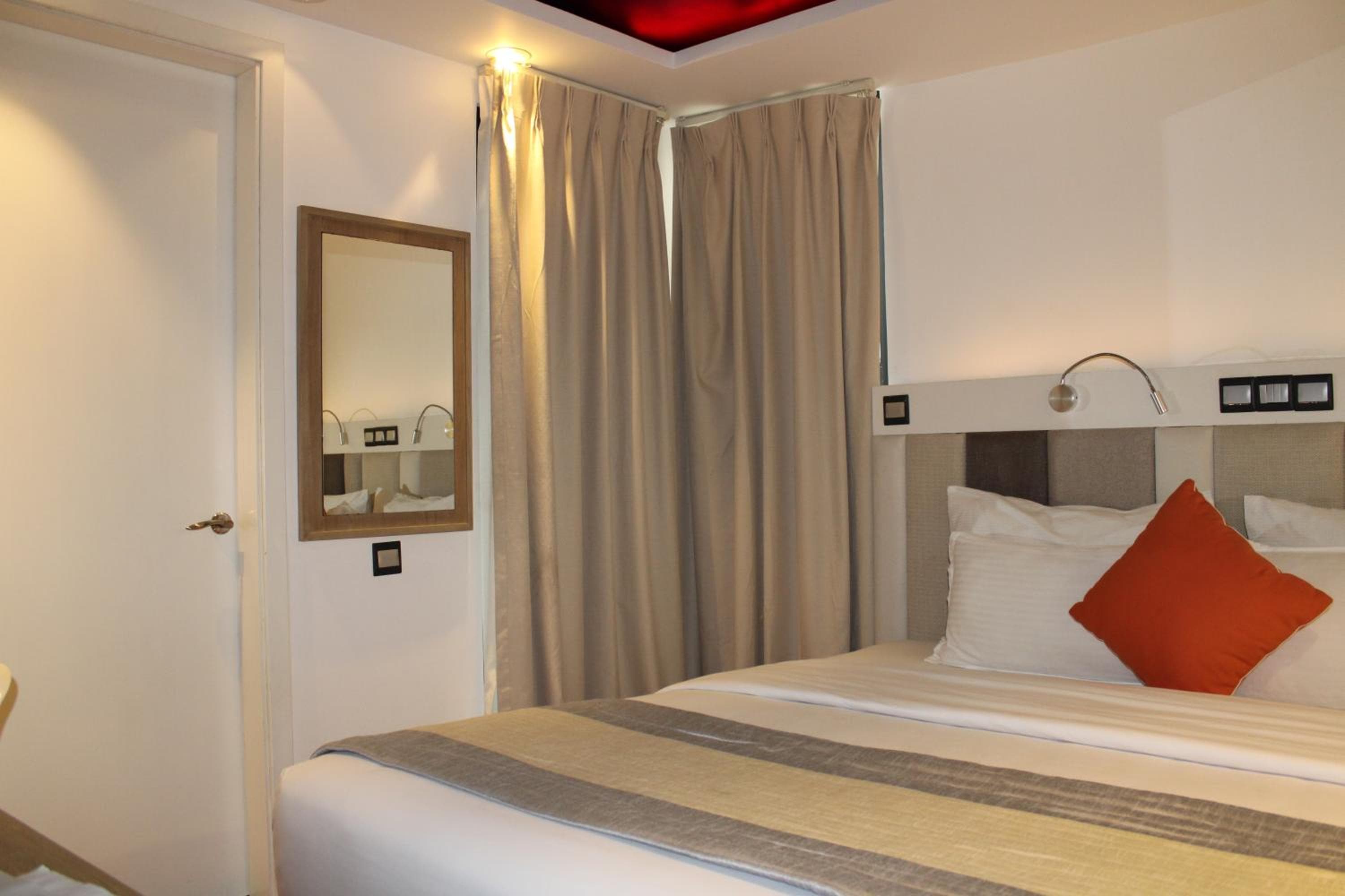 Beehive Premier - View 43