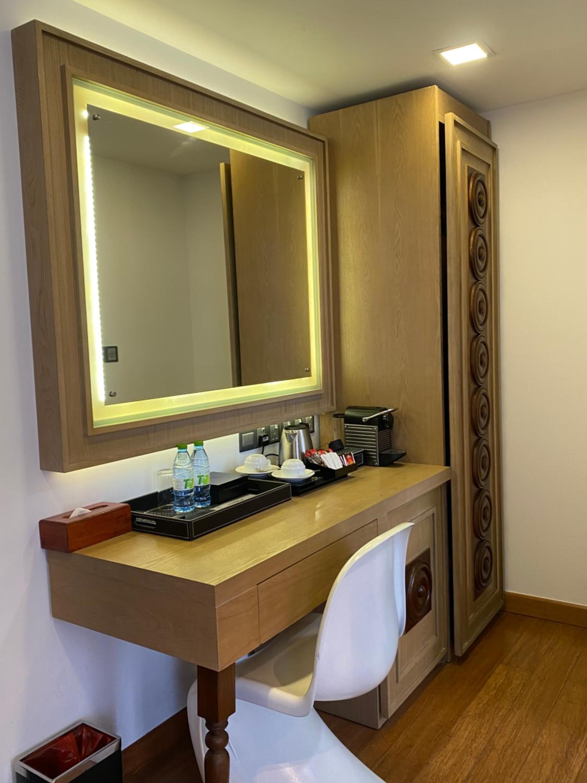 Beehive Premier - View 59