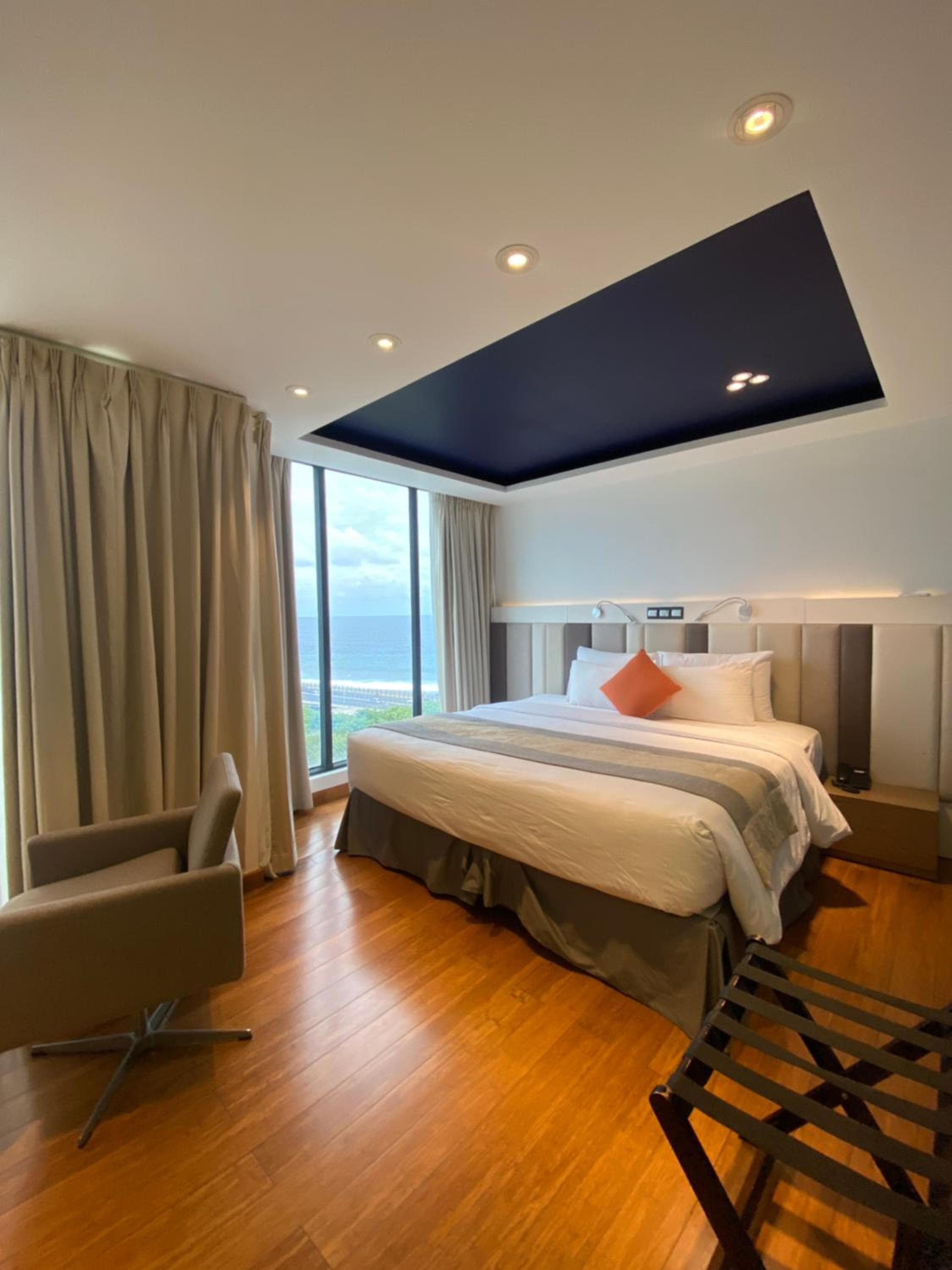 Beehive Premier - View 2