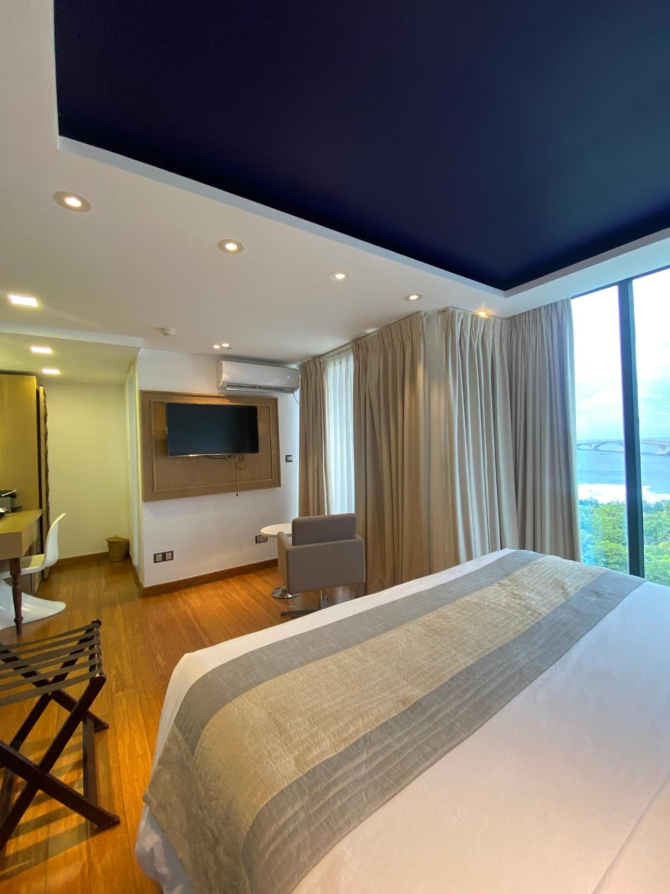 Beehive Premier - View 58