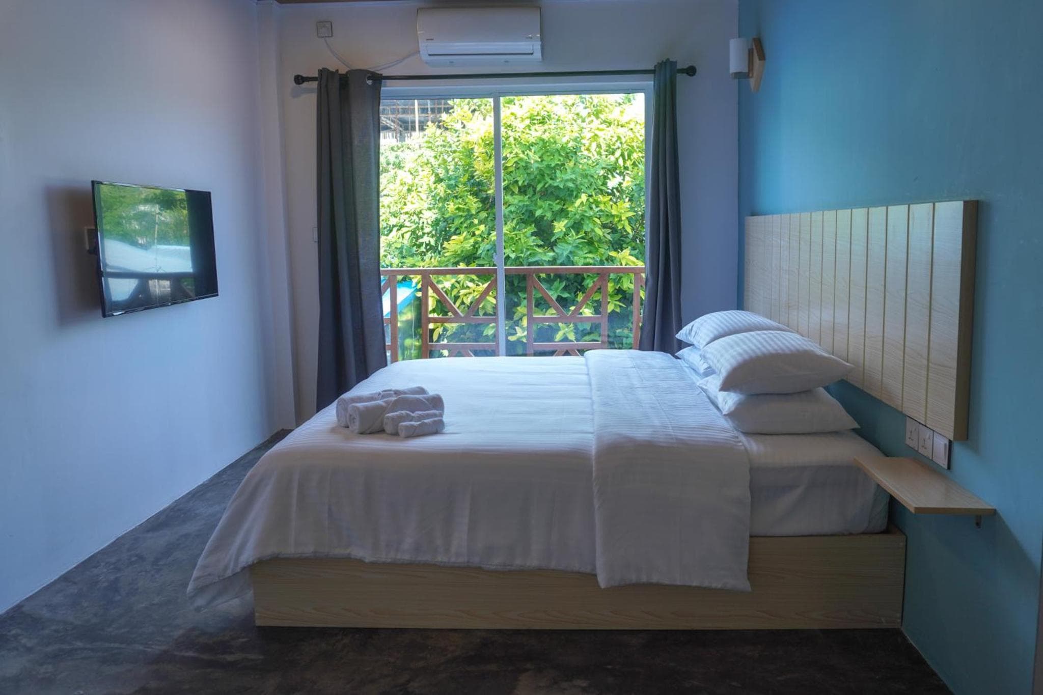 The Zen Den - View 28