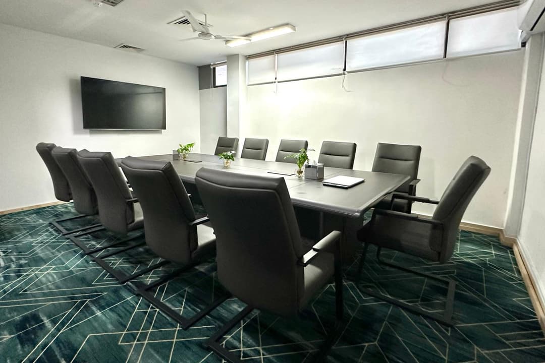 Manhattan Business Hotel, Male - View 7