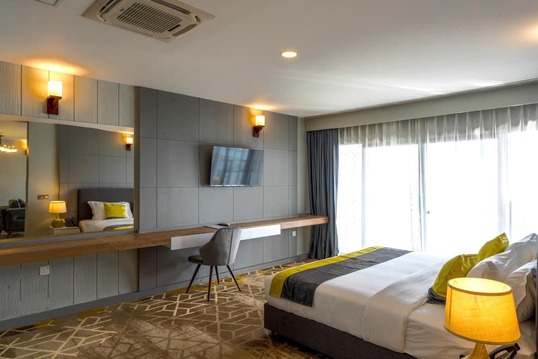 Manhattan Business Hotel, Male - View 13