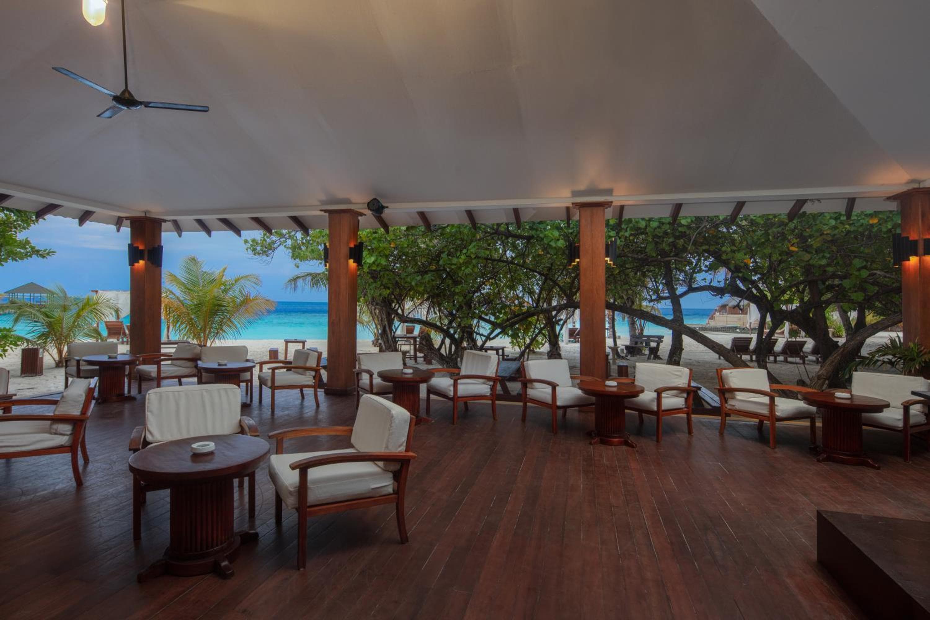 Adaaran Select Meedhupparu - with Dine around Premium All inclusive - 24 hours - View 7