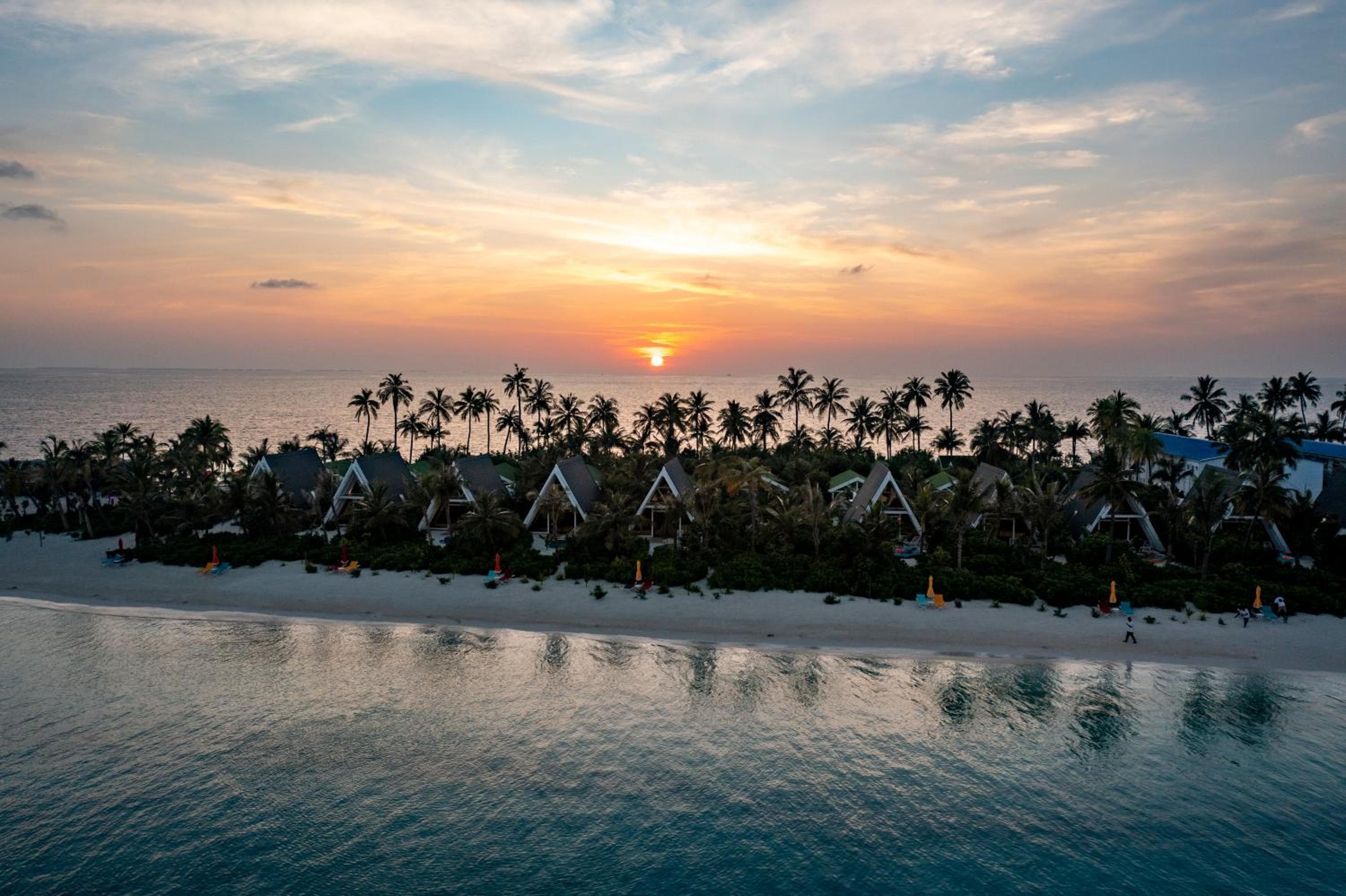 Oaga Art Resort Maldives - Greatest All Inclusive Plan with Free Speedboat Round-trip - View 9