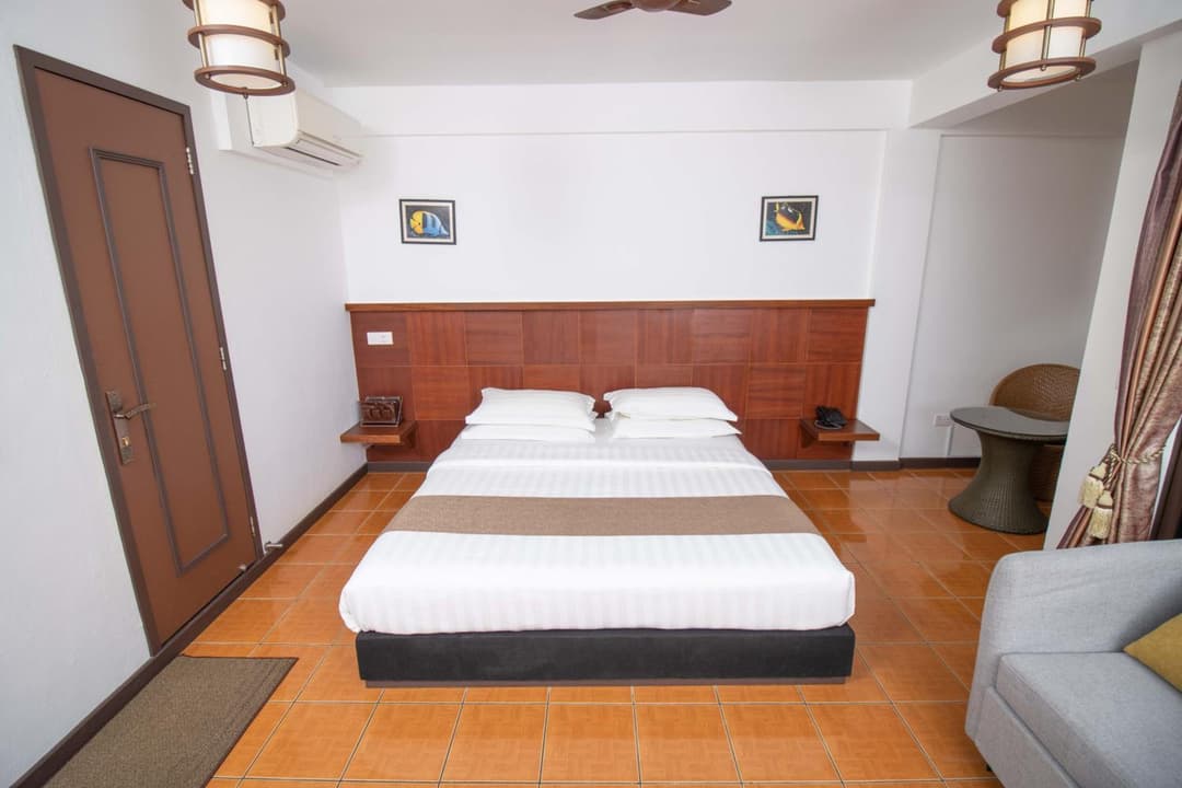 Rashu Hiyaa Hotel - View 2