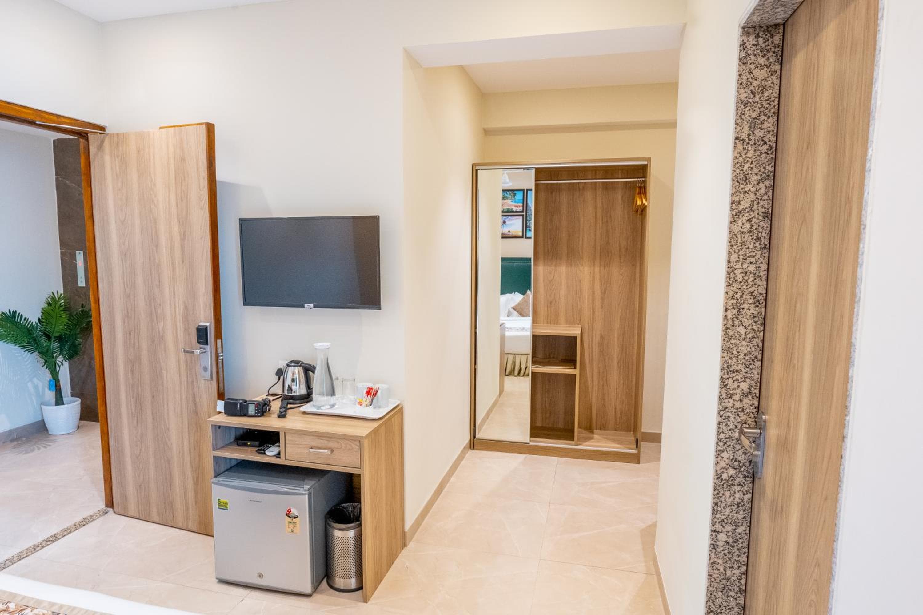 Hotel Flora - View 90