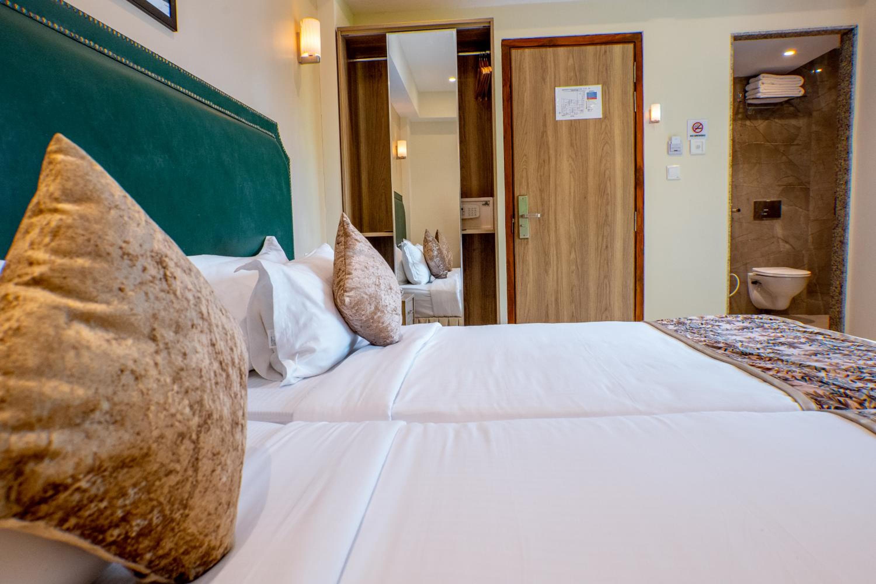 Hotel Flora - View 43