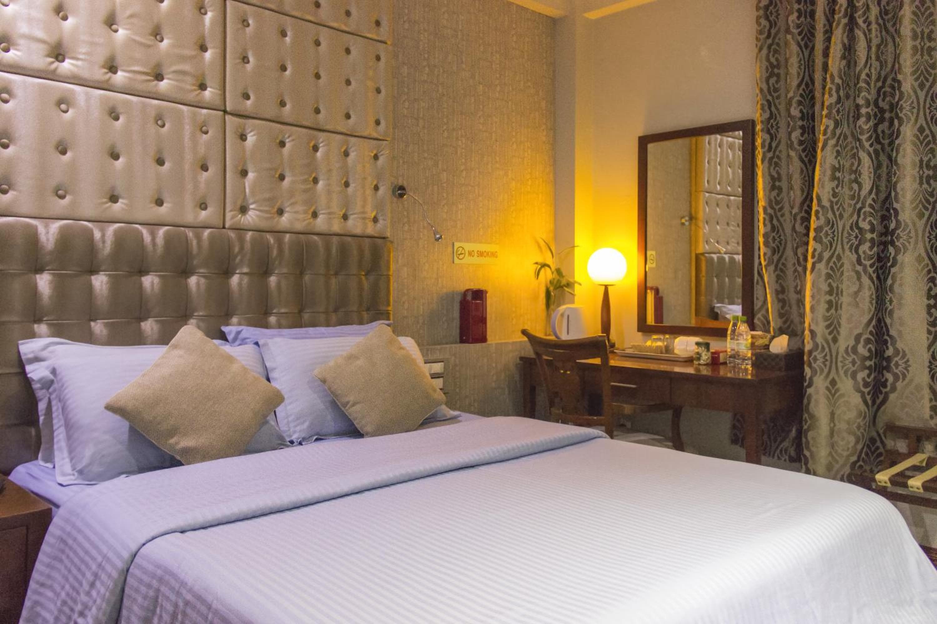 Newtown Inn - View 18