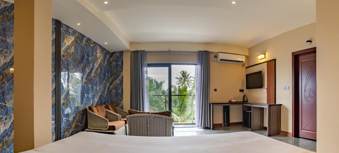Aig Grand - View 2