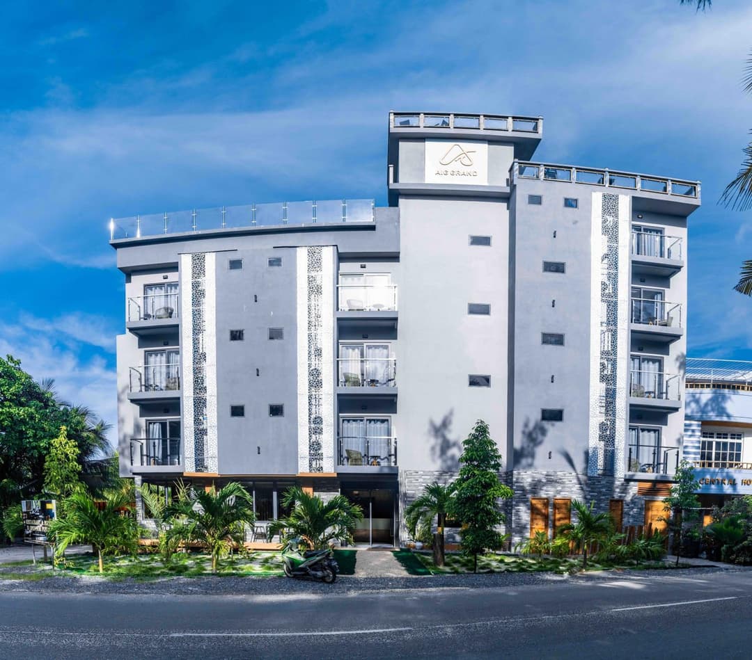 Aig Grand - View 1
