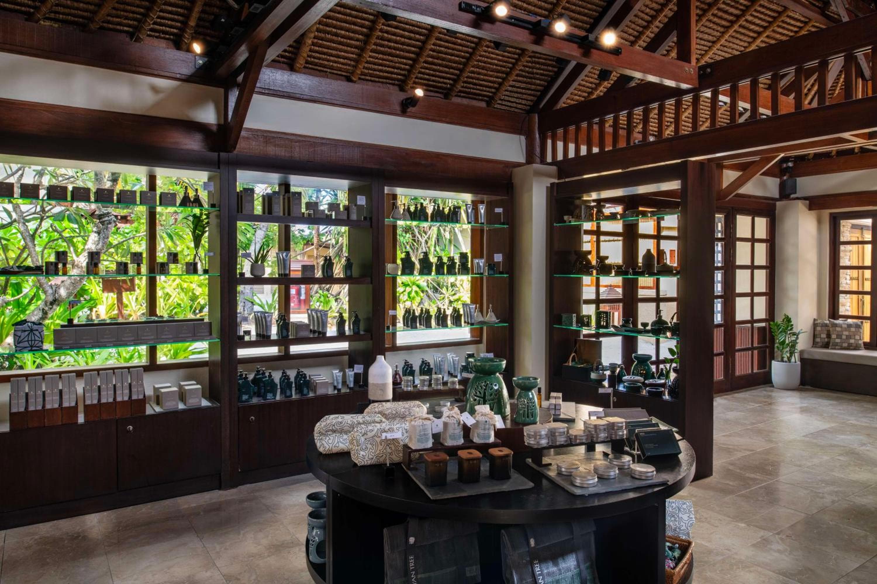 Banyan Tree Vabbinfaru - View 13