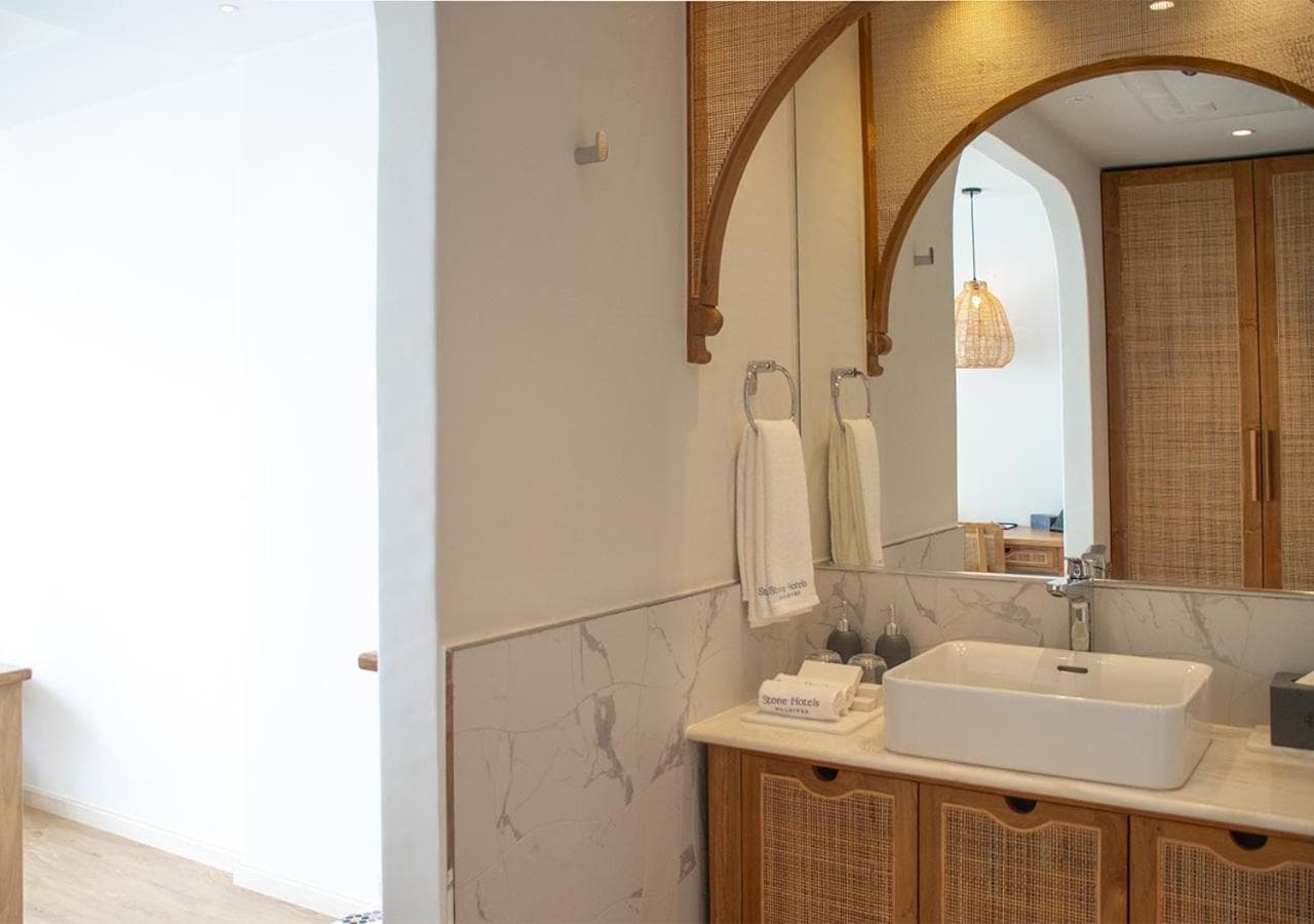 Stone Hotels Dhiffushi - View 105