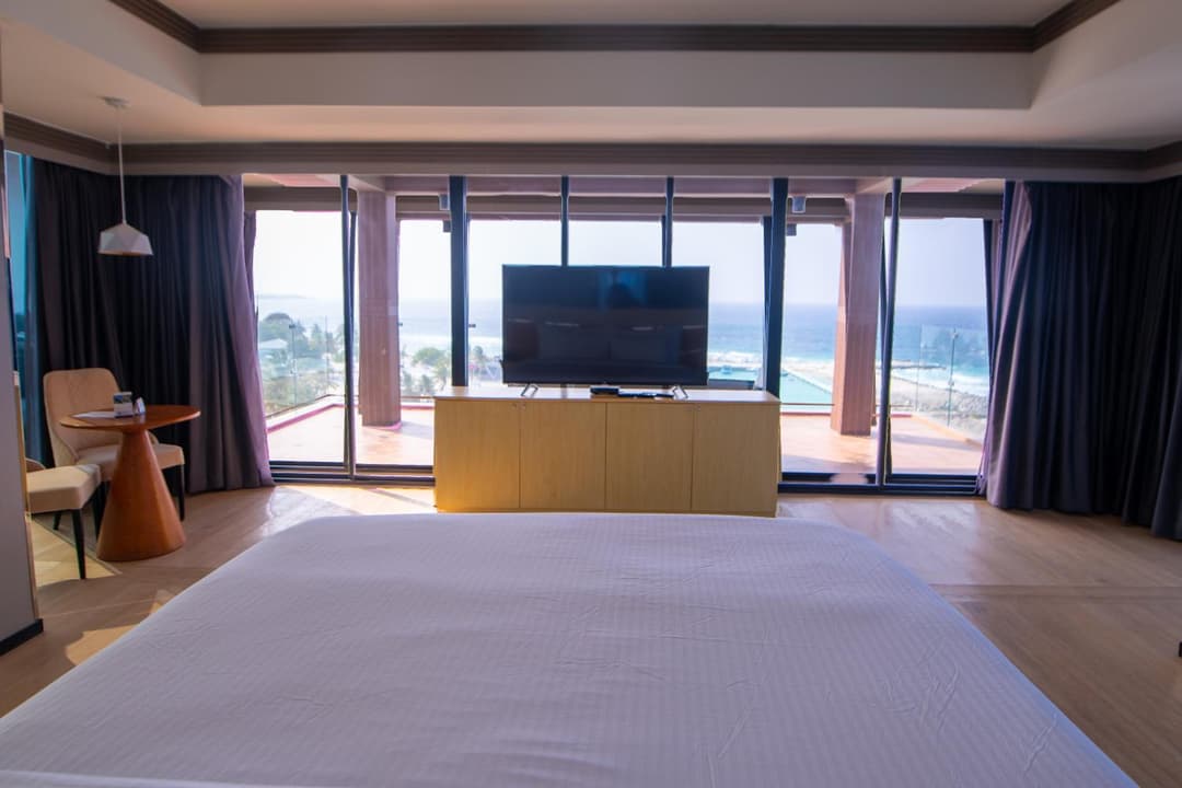 Swarn by Hawks Hotels Kamadhoo Baa Atoll - View 2