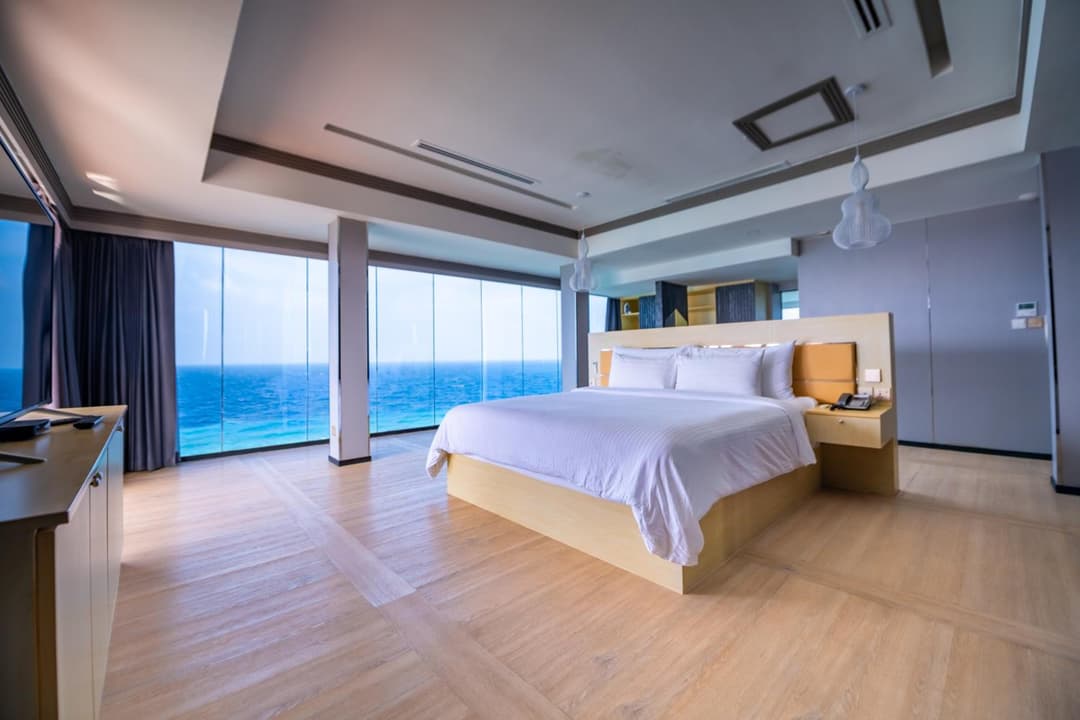 Swarn by Hawks Hotels Kamadhoo Baa Atoll - View 4