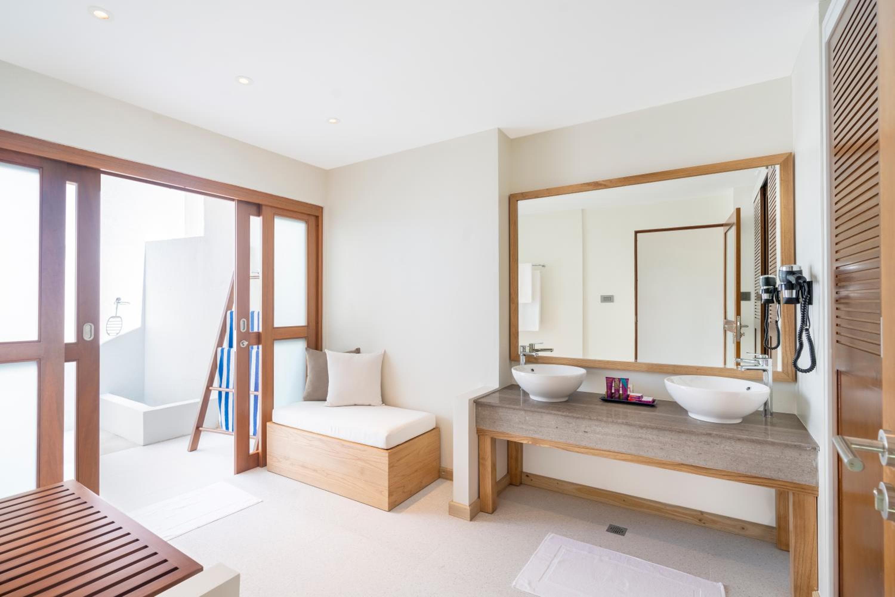 Ellaidhoo Maldives by Cinnamon - Free One-Way Speedboat and 02 Kids Under 12 Stay & Dine Free - View 15