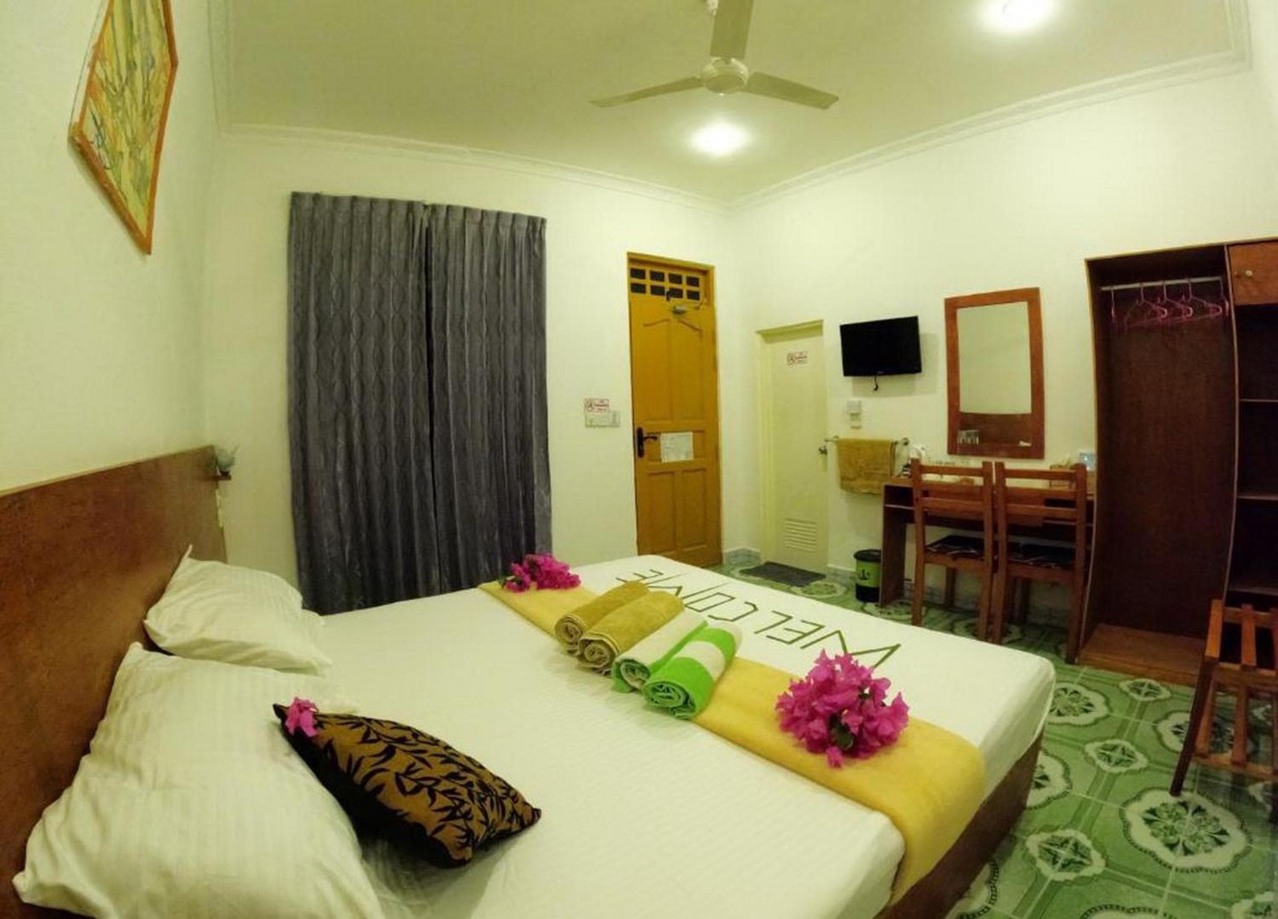 Adroit Beach Inn - View 265