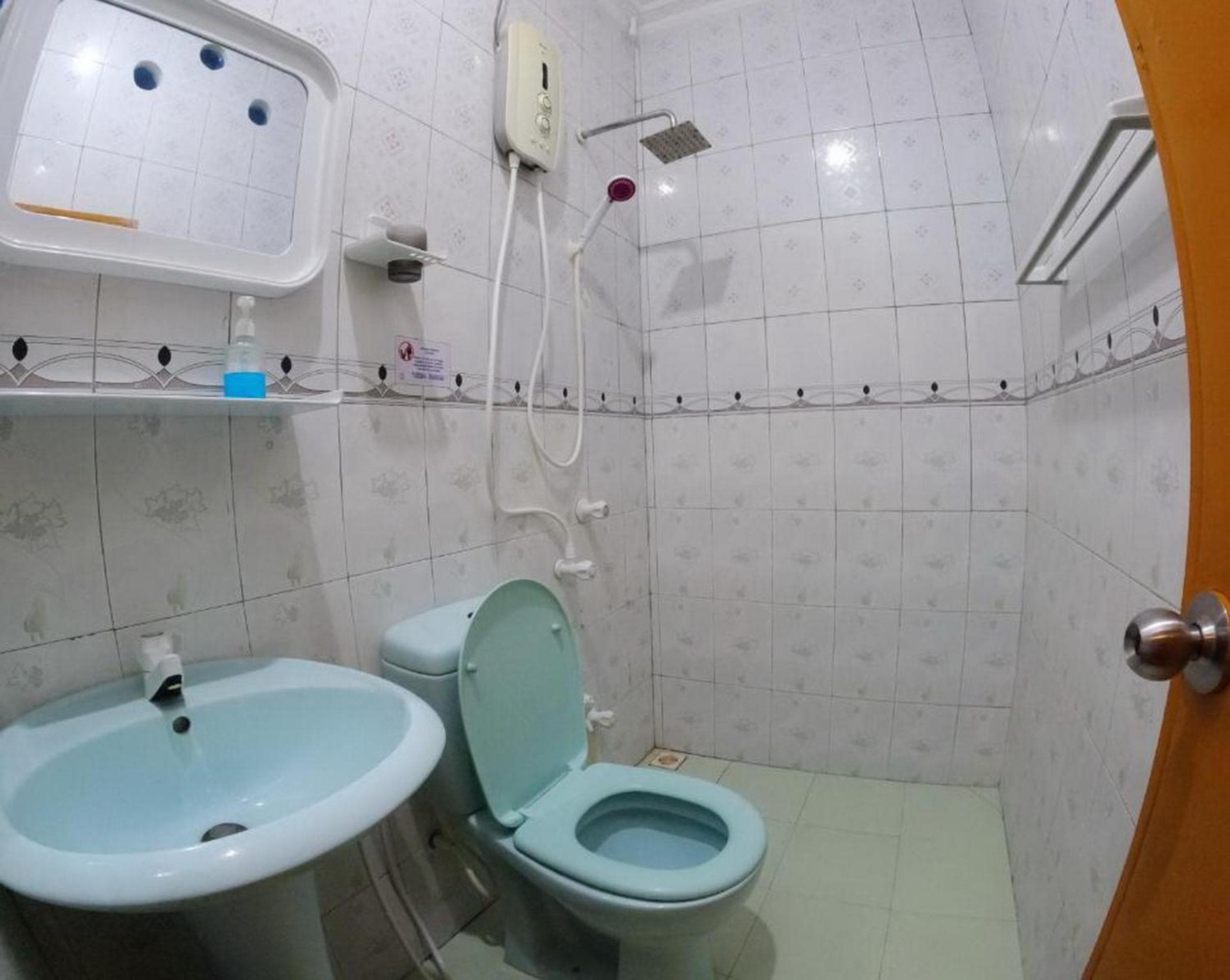 Adroit Beach Inn - View 170