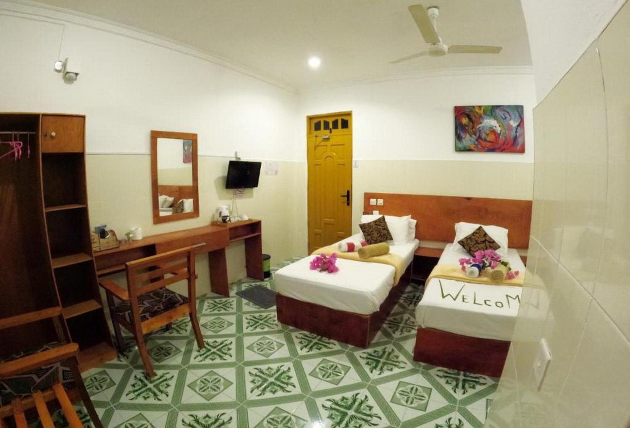 Adroit Beach Inn - View 162