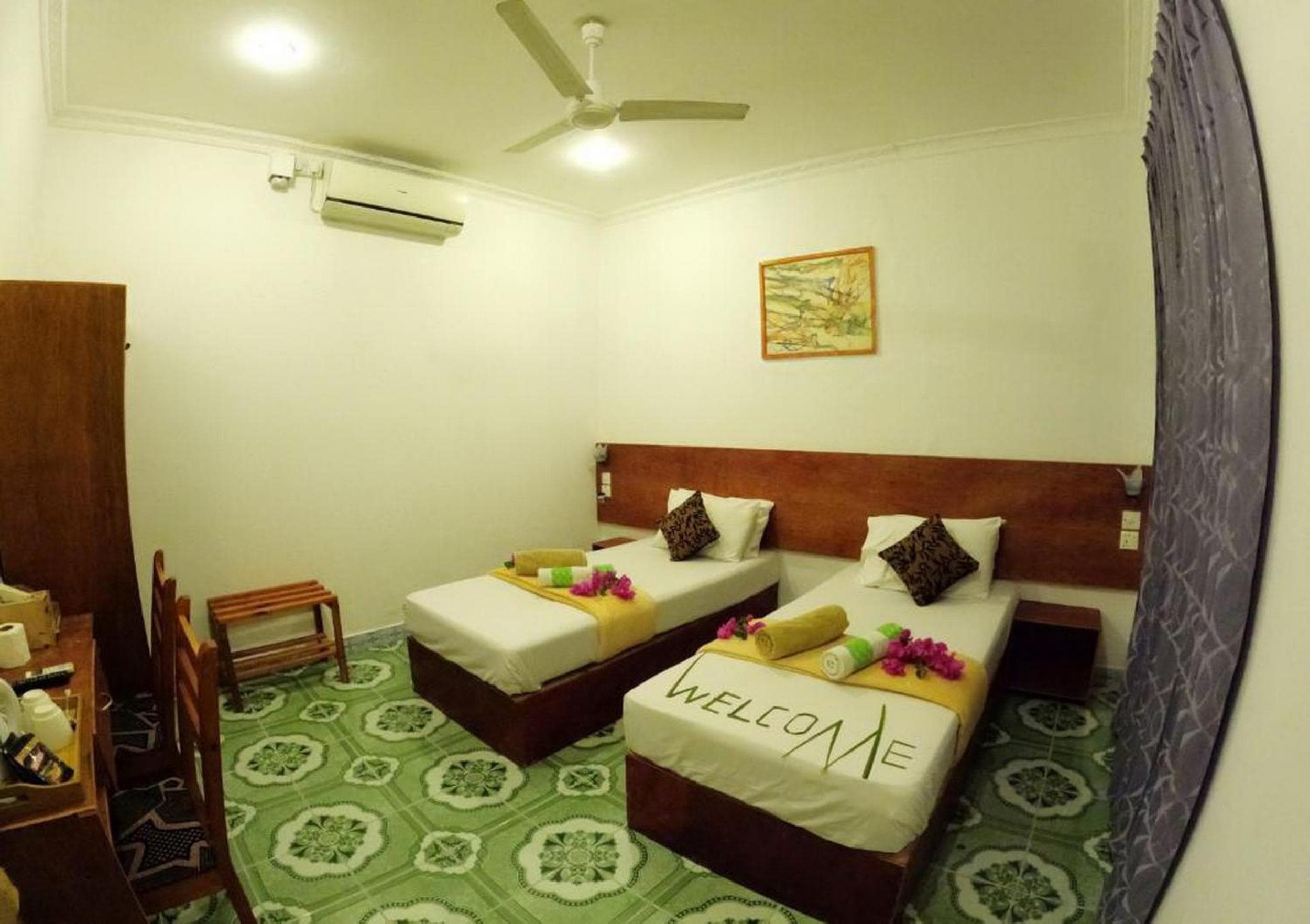 Adroit Beach Inn - View 182