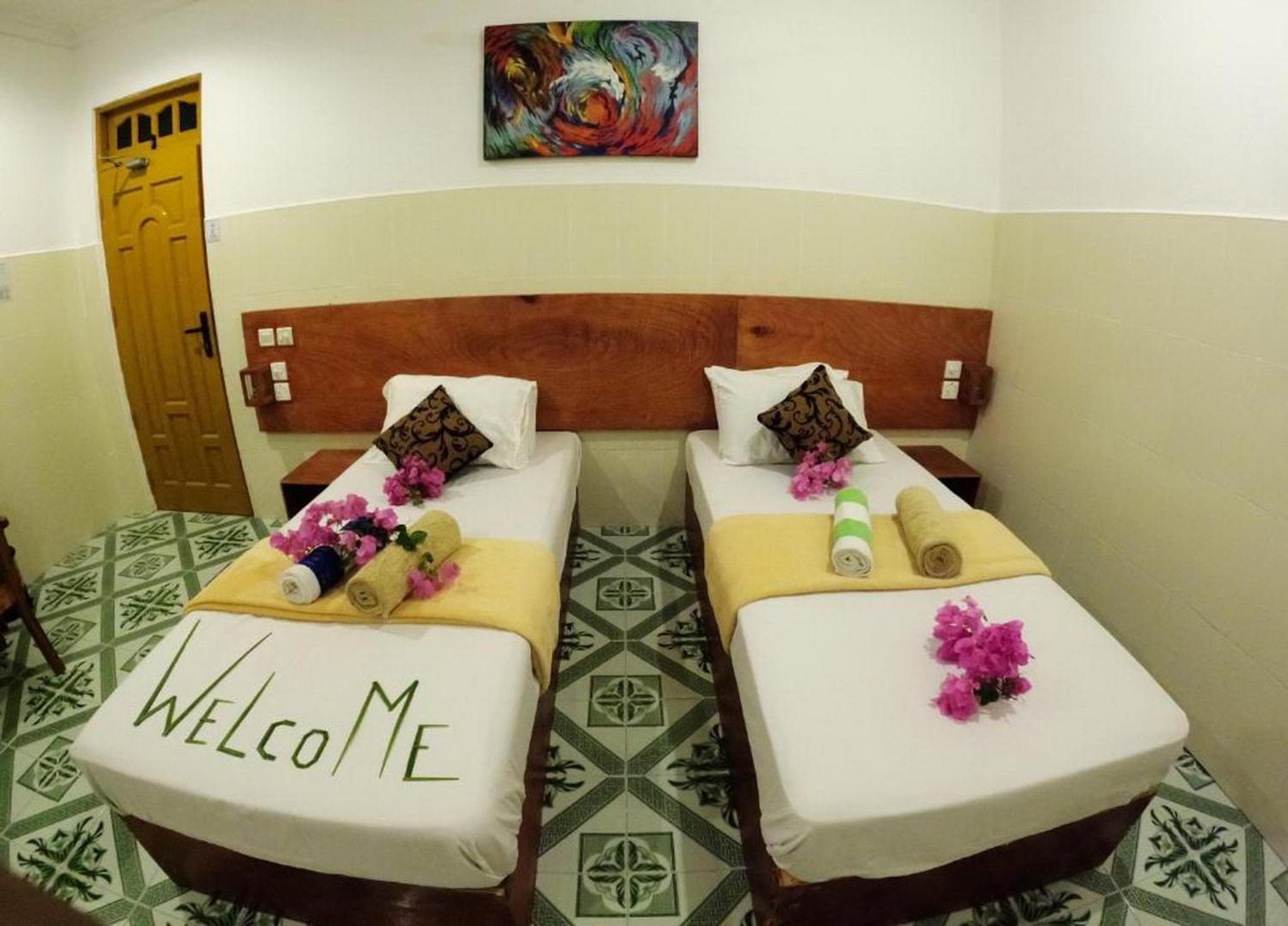 Adroit Beach Inn - View 206