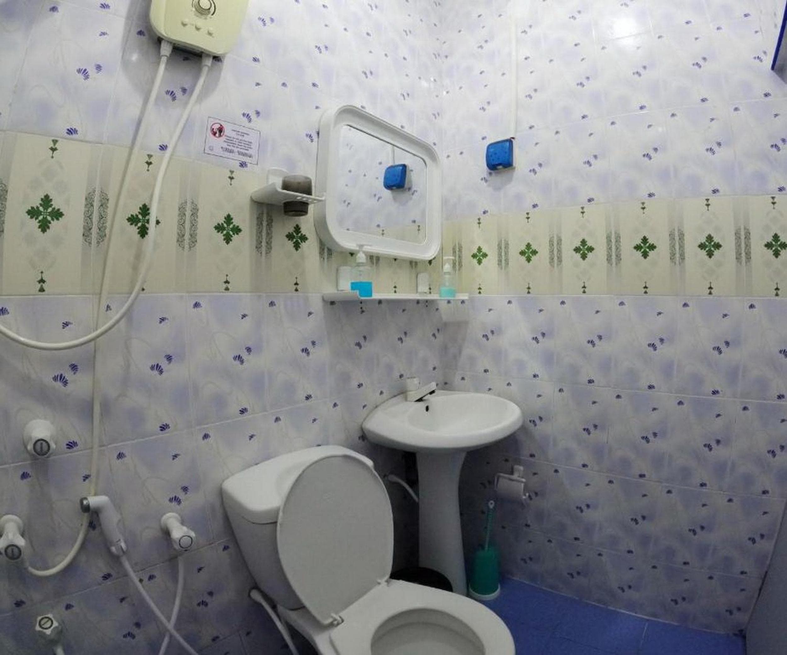 Adroit Beach Inn - View 222