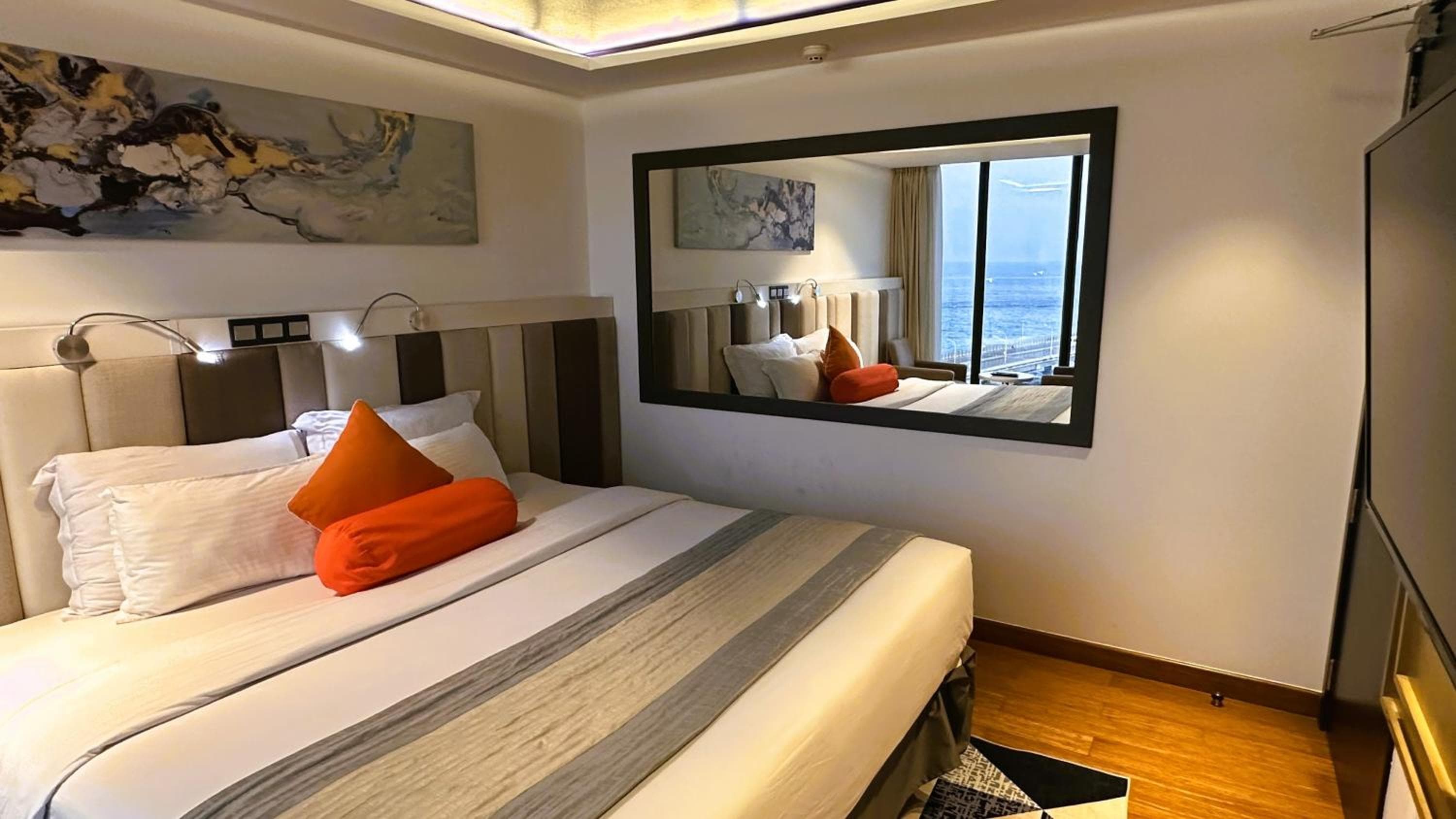 Beehive Premier - View 83