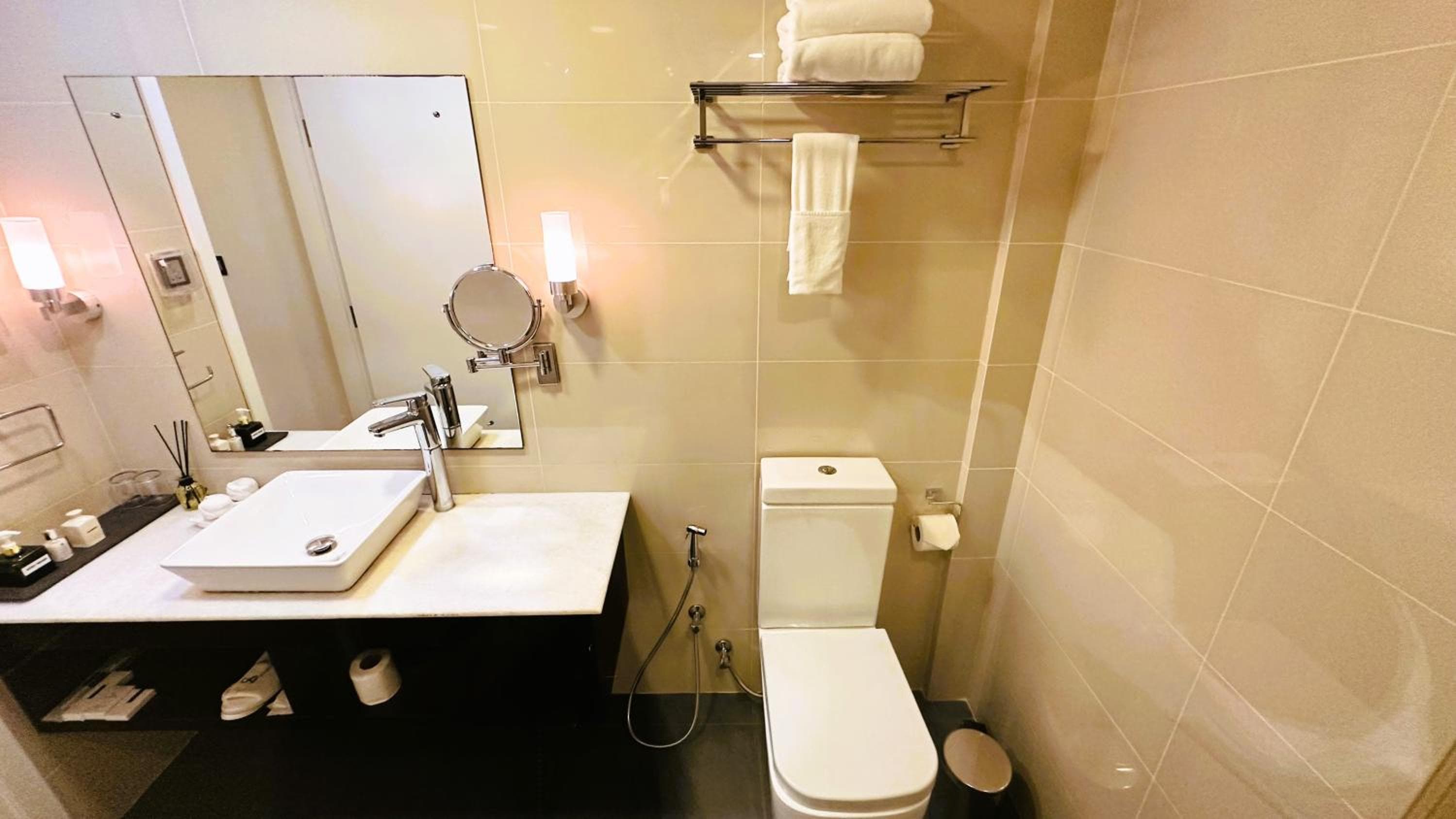 Beehive Premier - View 77