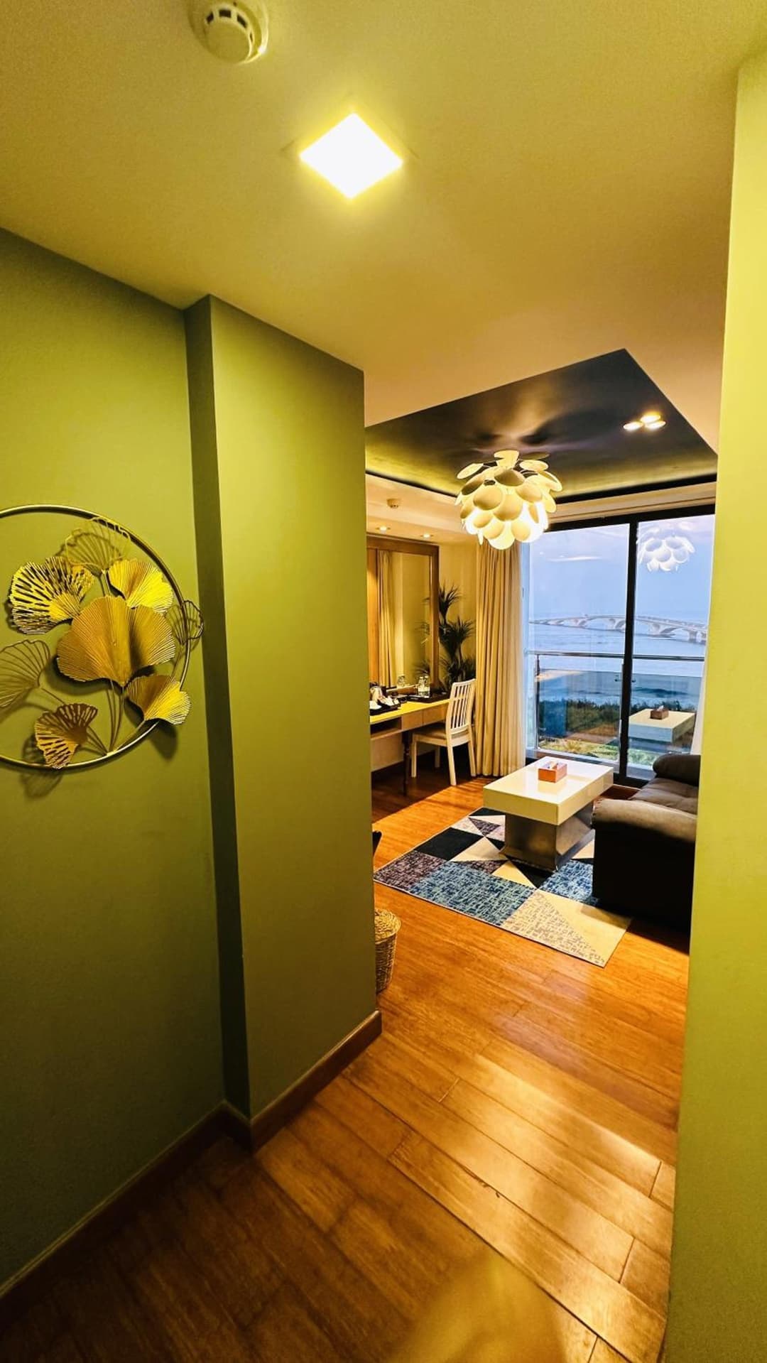 Beehive Premier - View 29