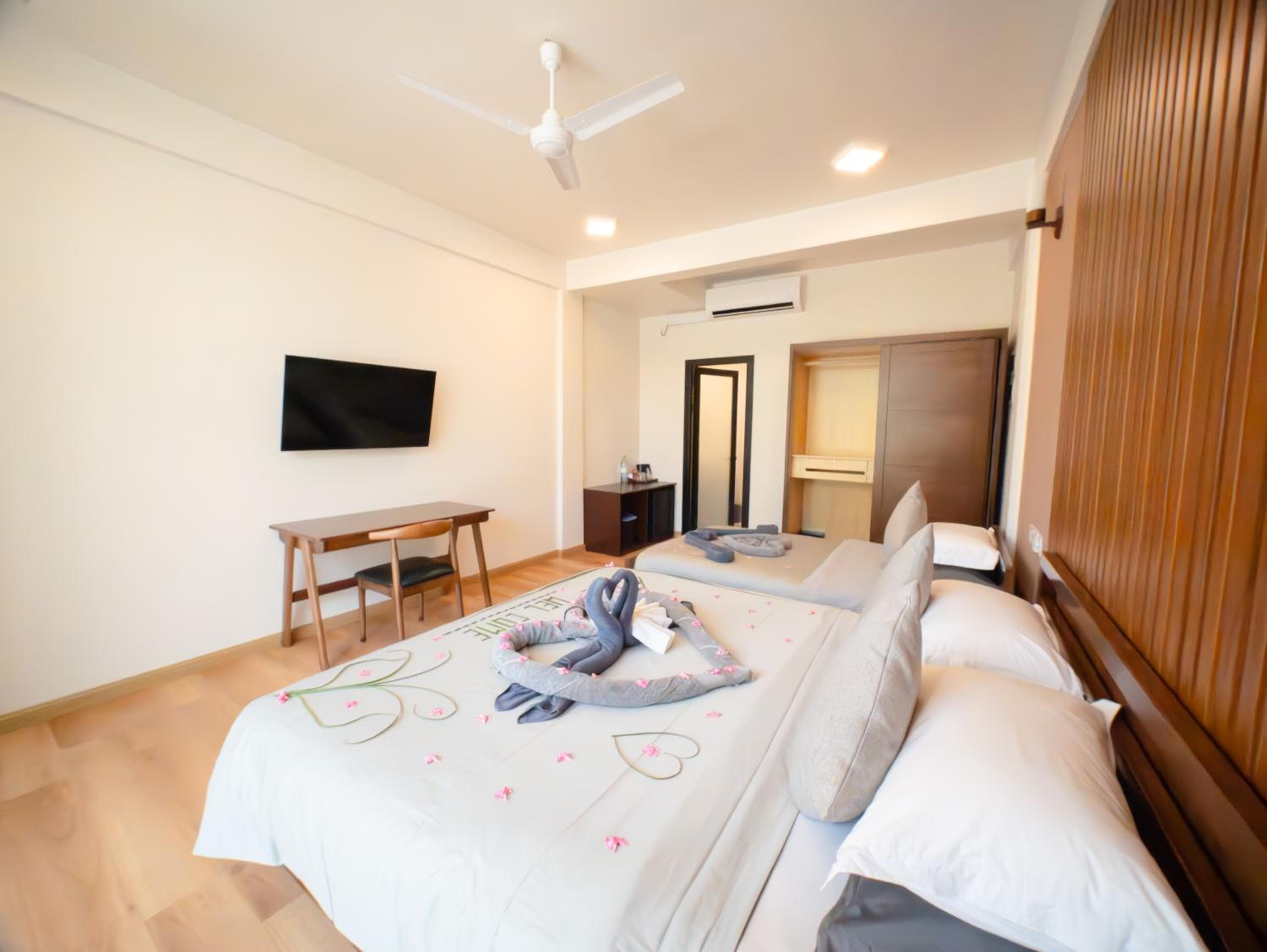 Ahola Thoddoo, Maldives - View 24