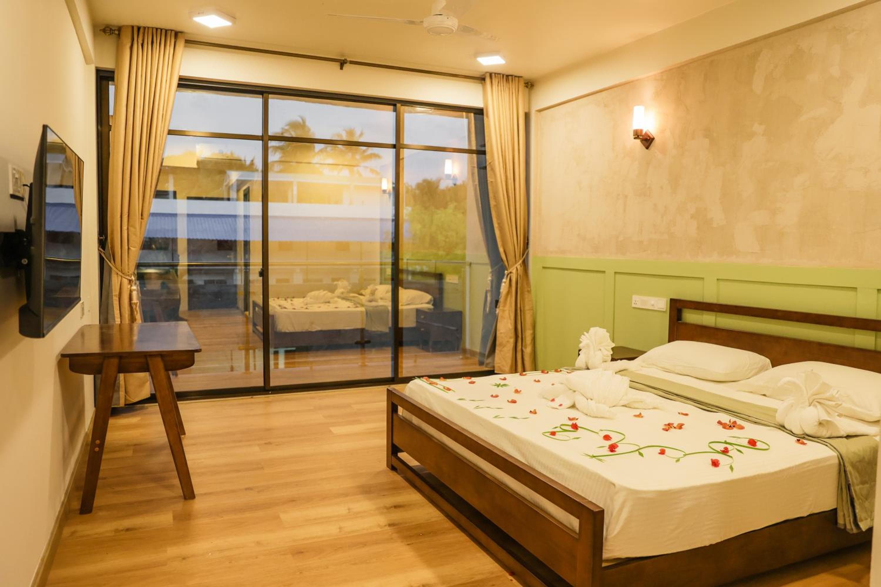 Ahola Thoddoo, Maldives - View 2