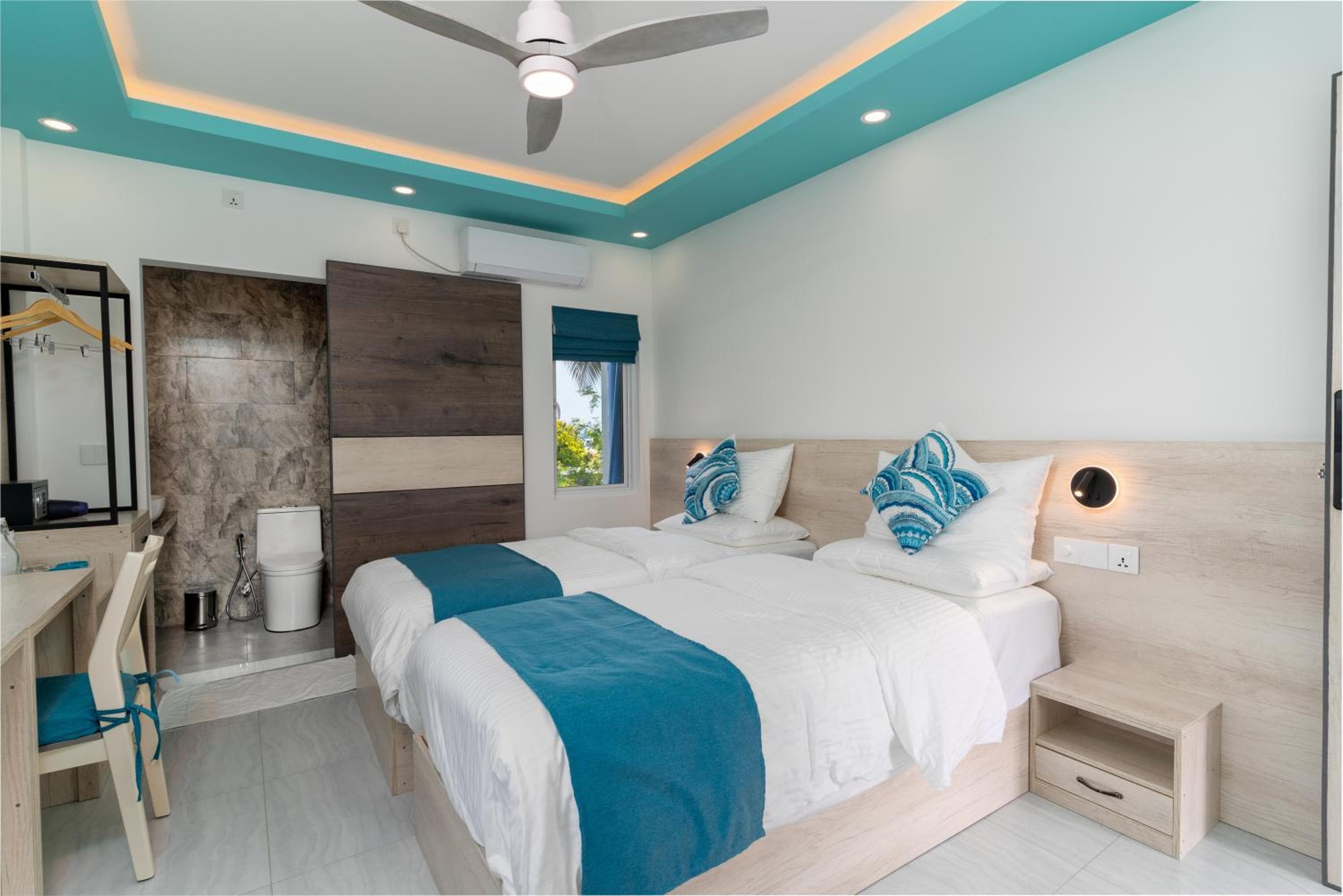 Ukulhas Sands - View 25