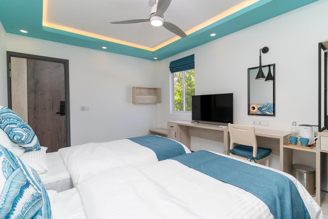 Ukulhas Sands - View 31