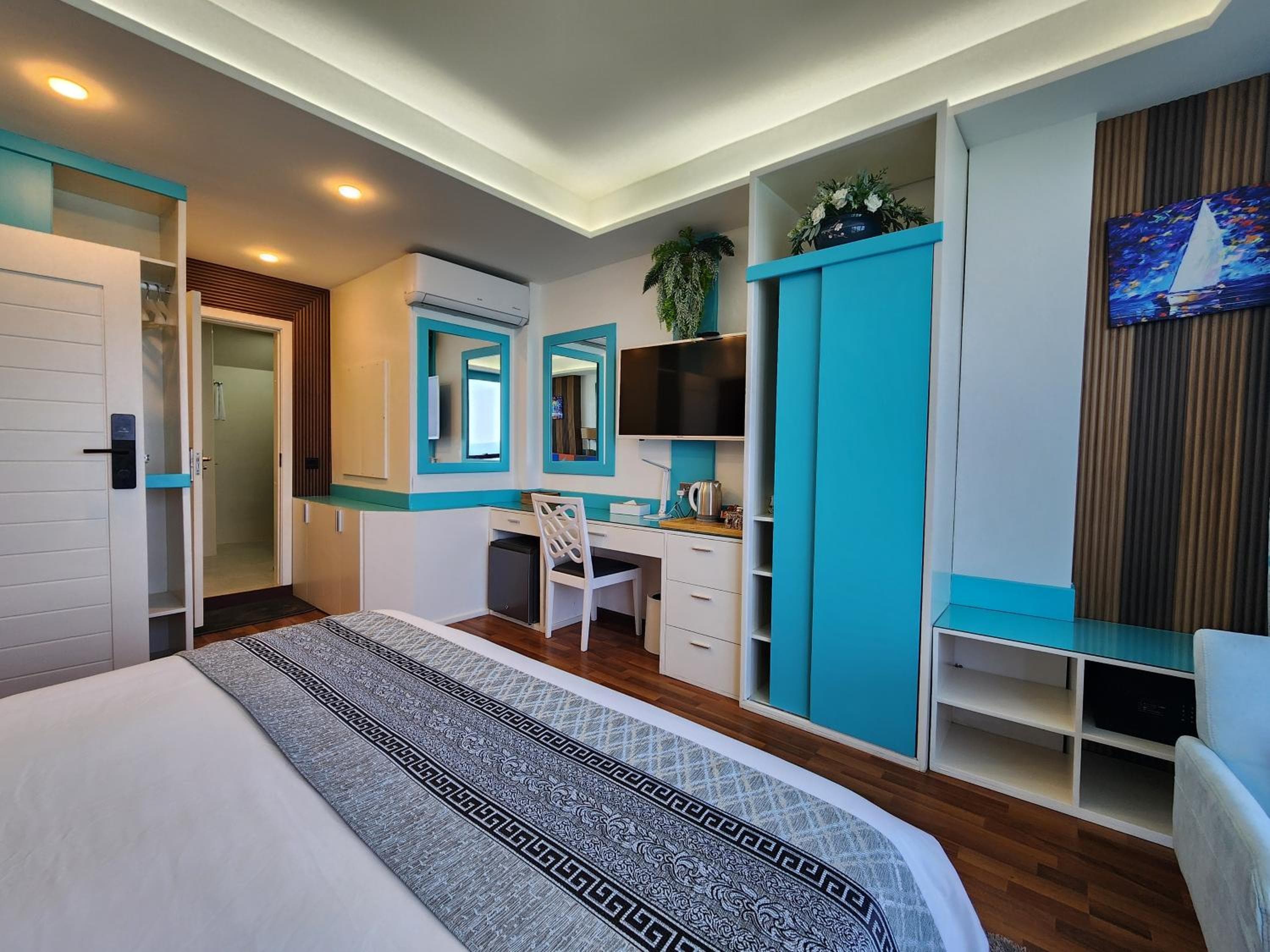 The Hive Beach - View 10