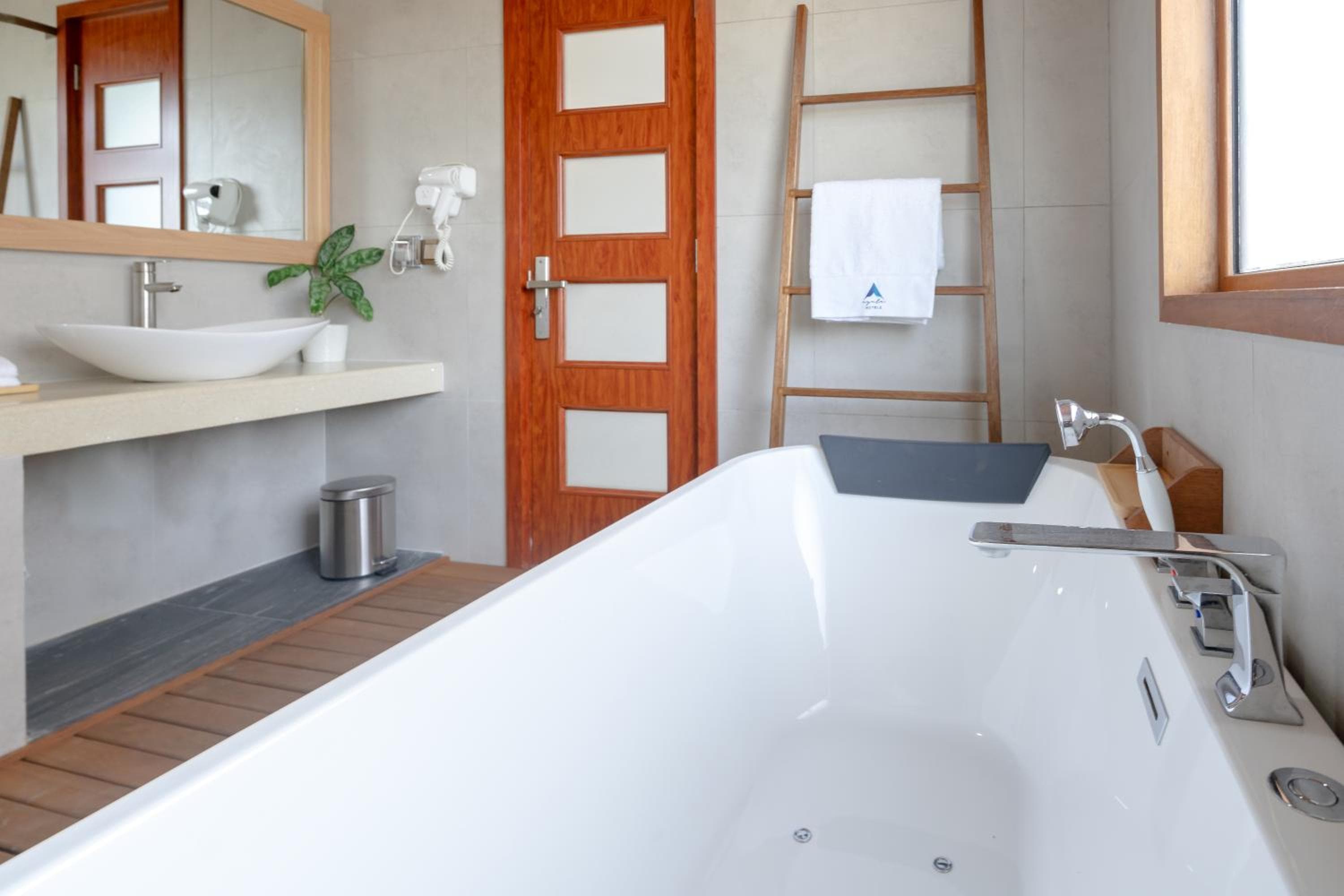 Ayala Oceanview Maldives - View 50