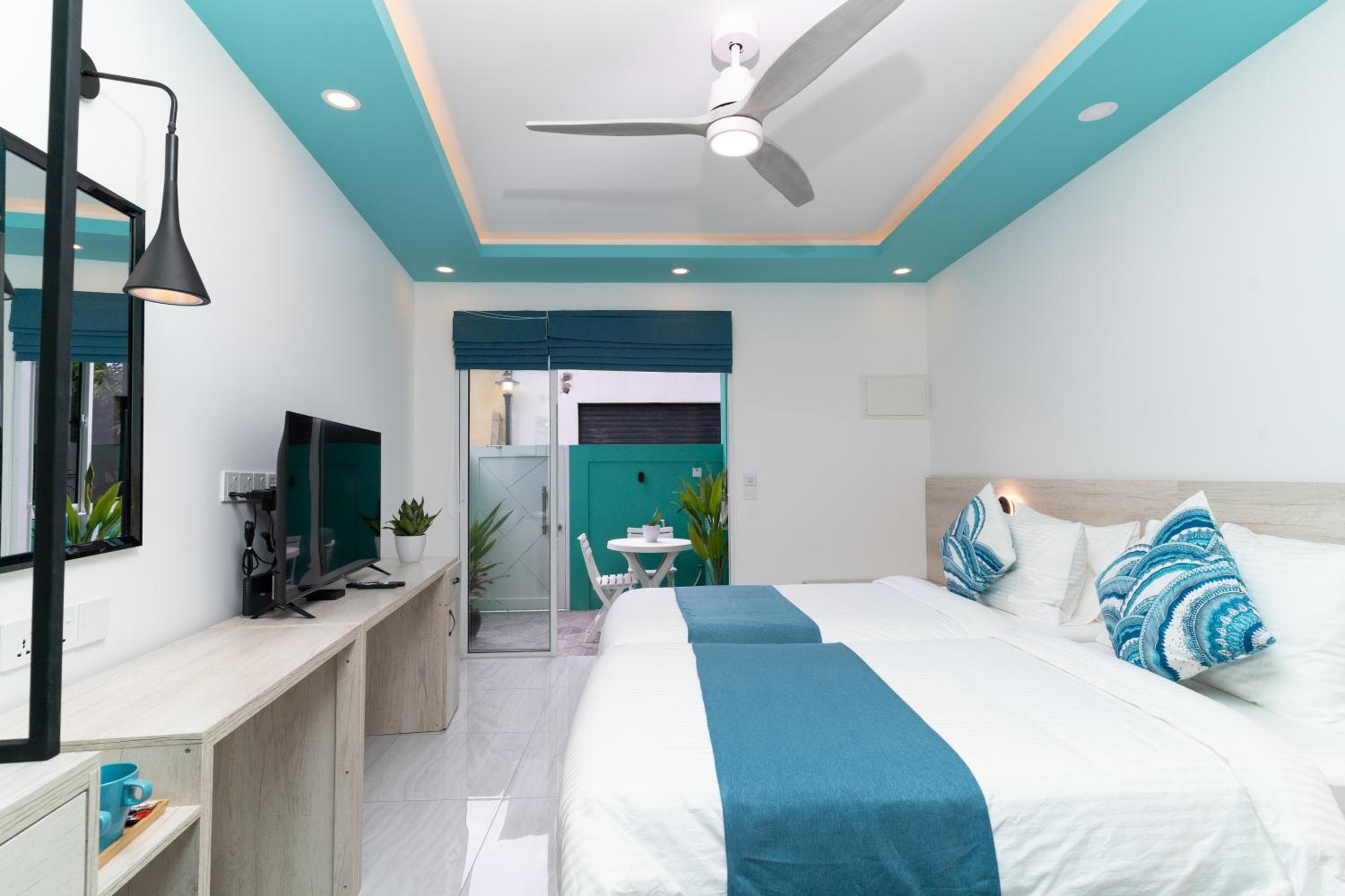 Ukulhas Sands - View 22