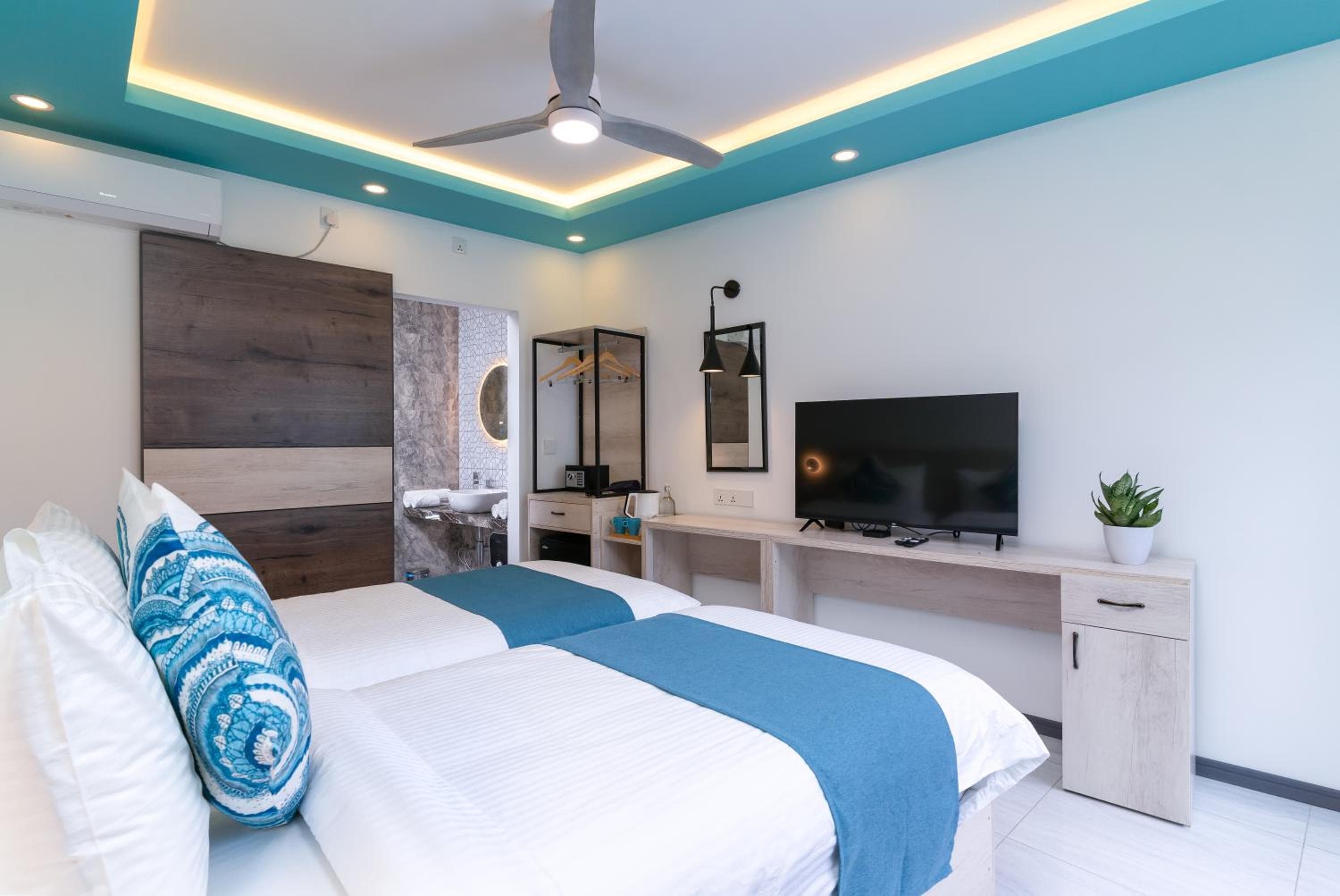 Ukulhas Sands - View 24