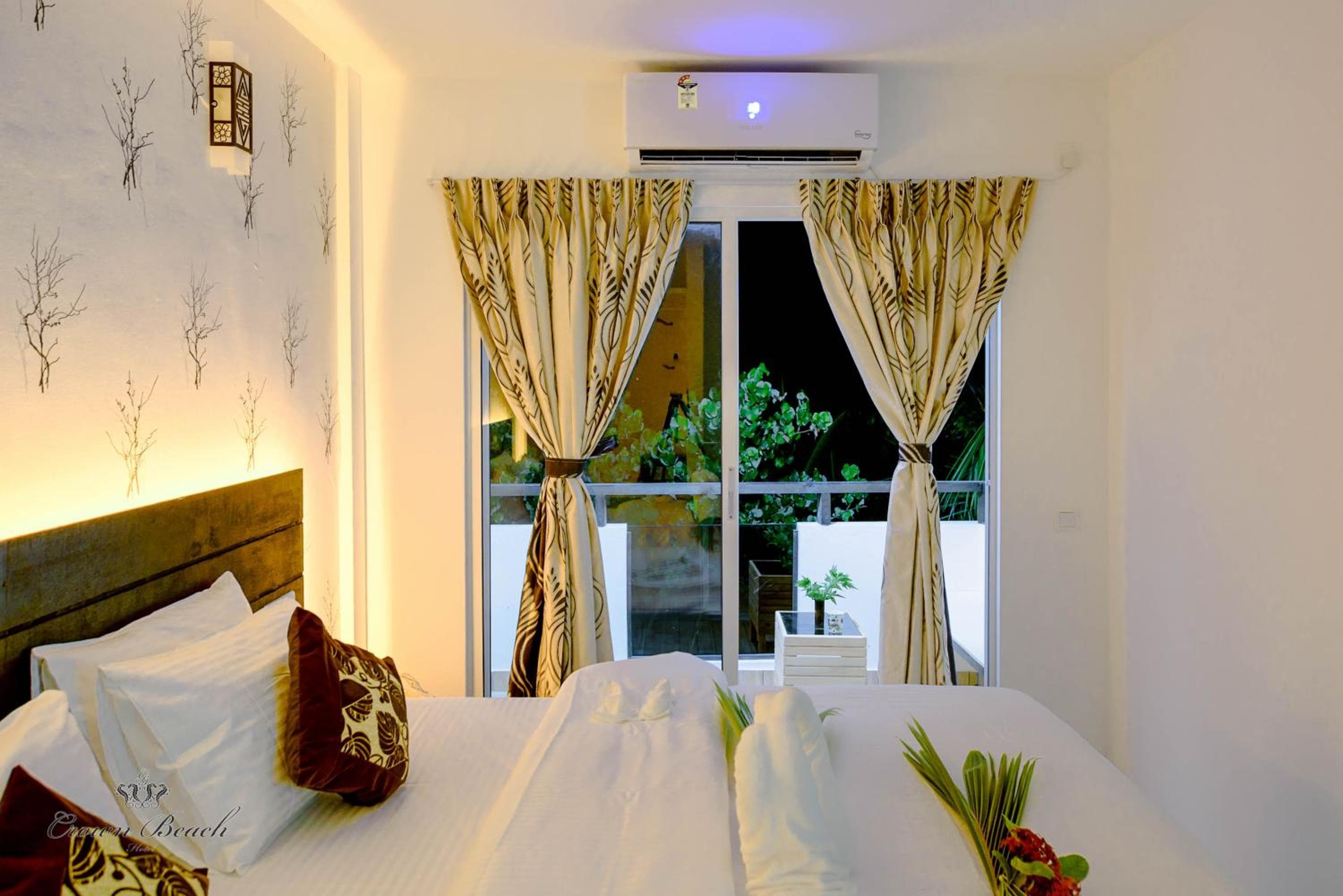 Crown Beach Villas -Private Beach - View 31