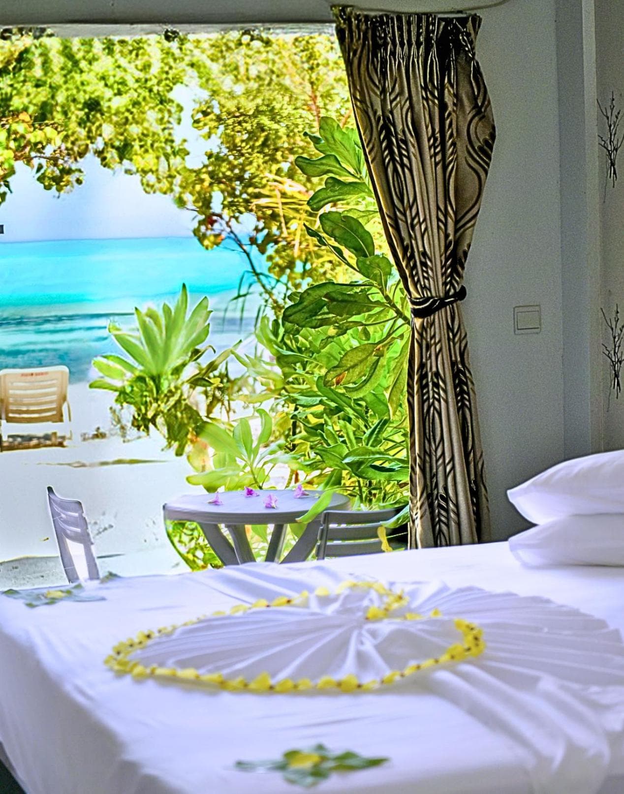 Crown Beach Villas with direct access to the Bikini Beach - View 1