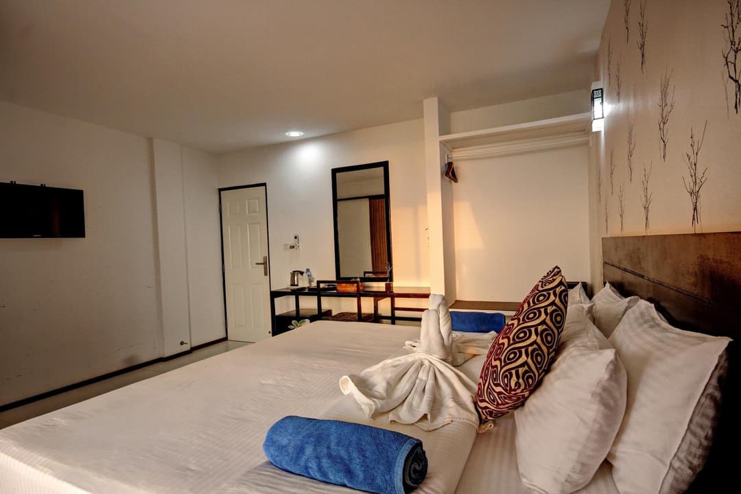 Crown Beach Villas with direct access to the Bikini Beach - View 23