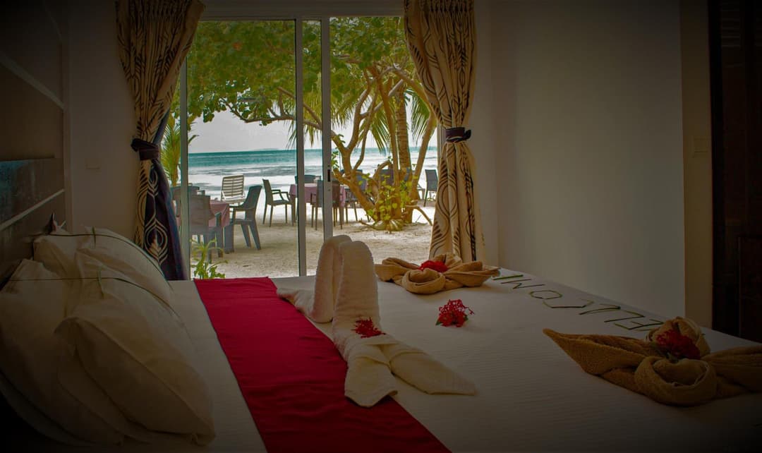 Crown Beach Villas with direct access to the Bikini Beach - View 33