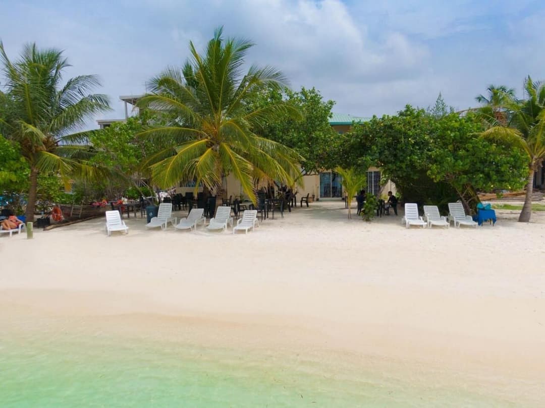 Crown Beach Villas with direct access to the Bikini Beach - View 6