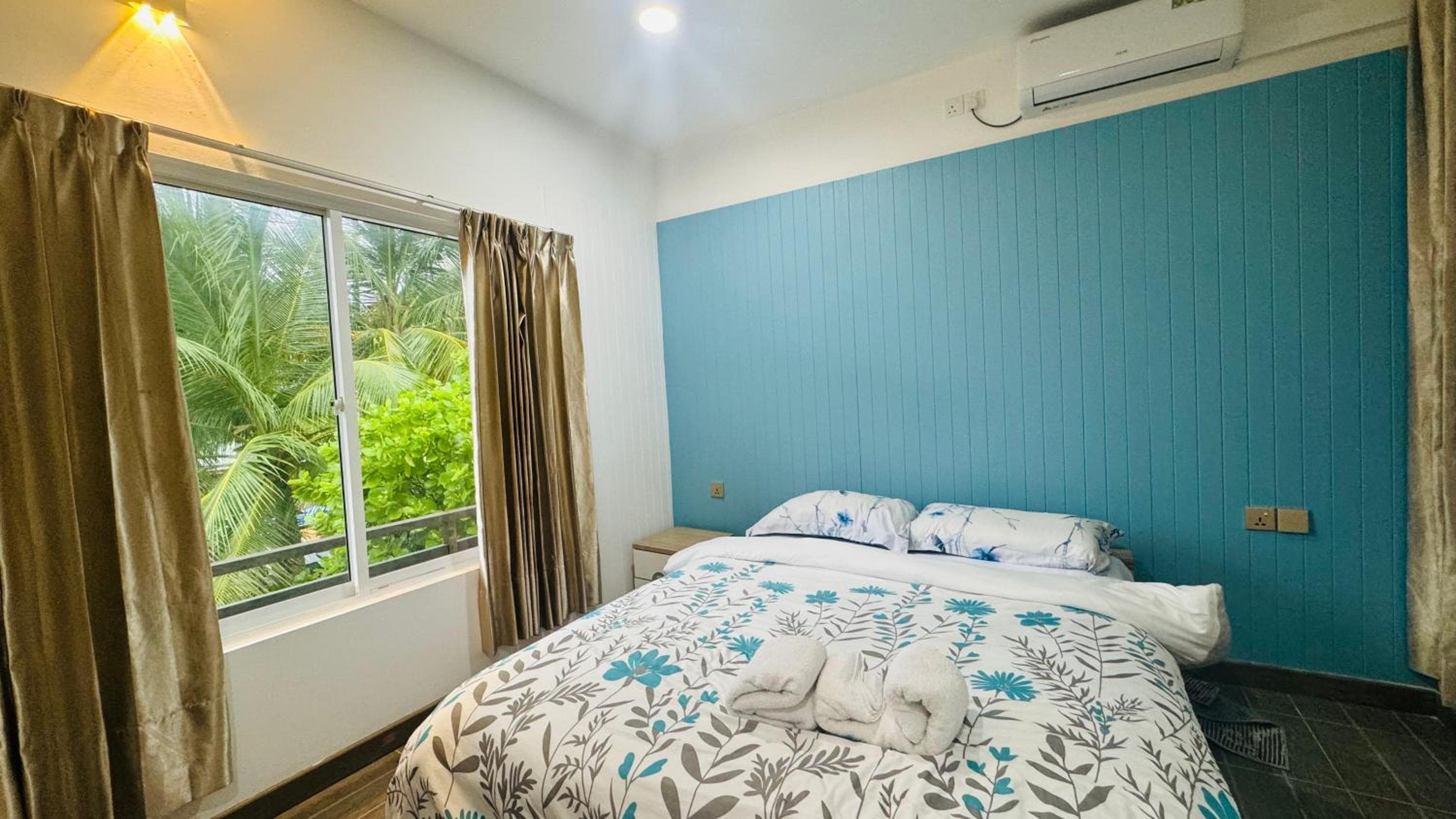 Wave Crest Retreat - View 13